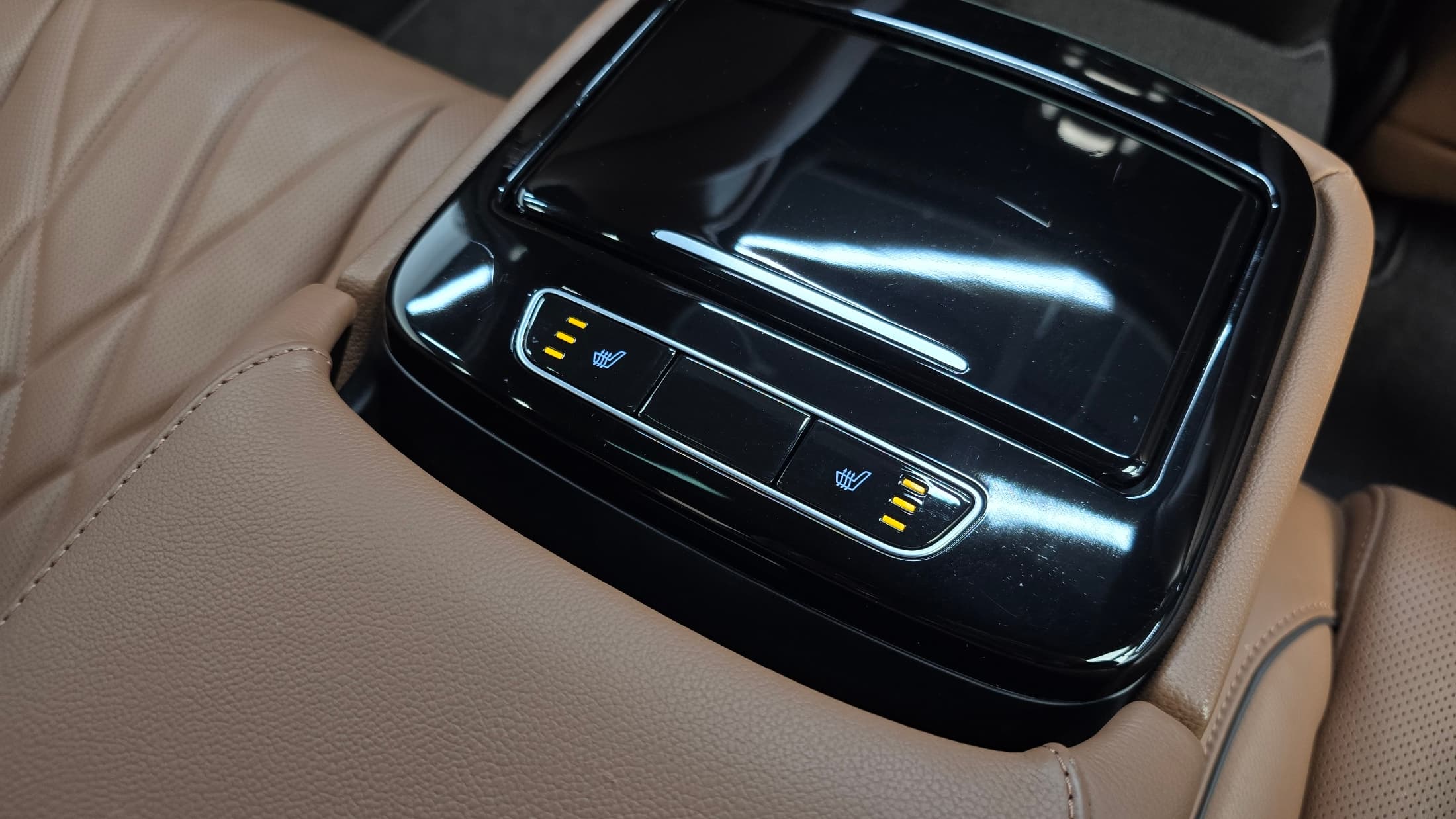 Genesis G90 — фото 18