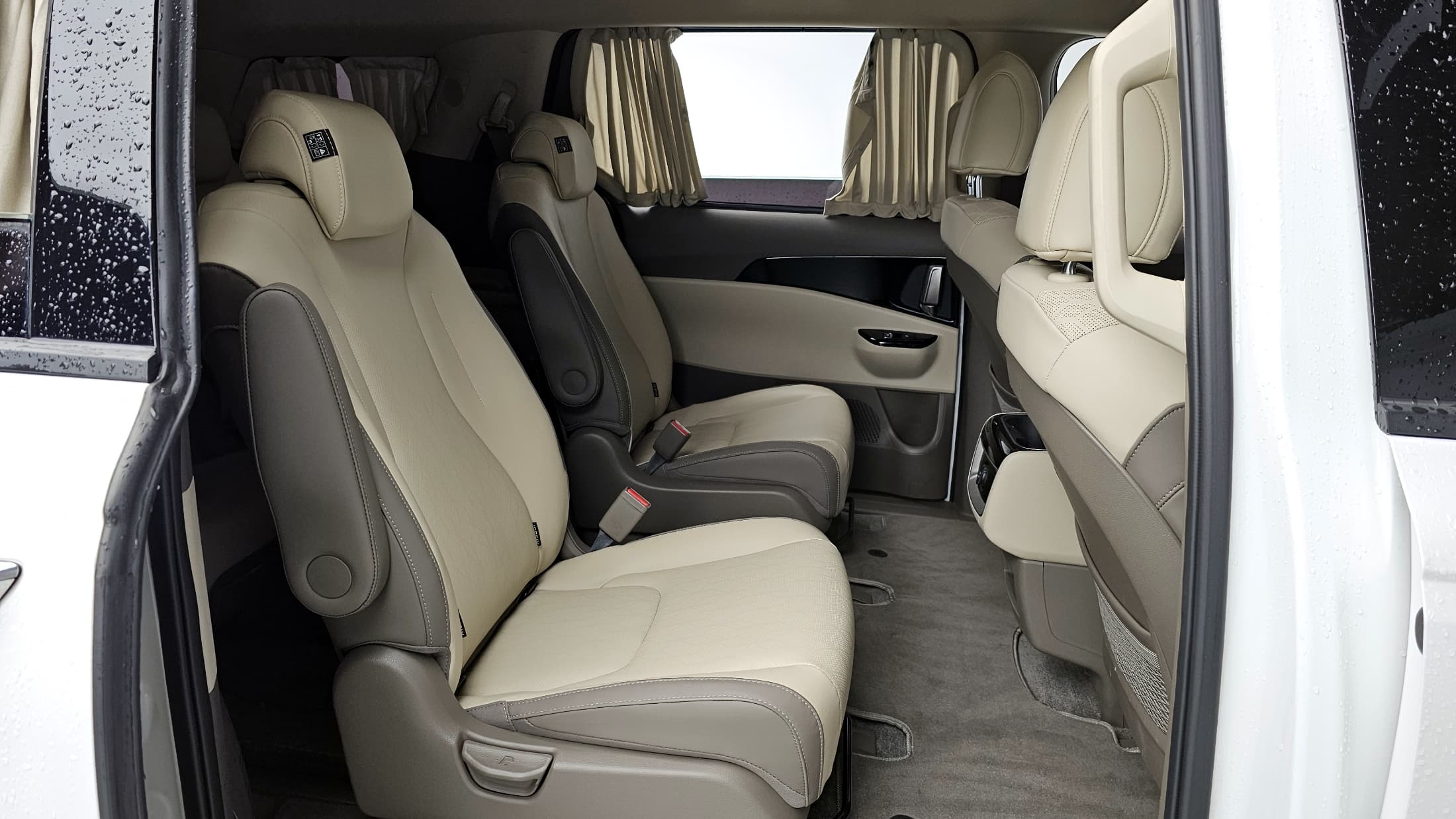 Kia Carnival — фото 12