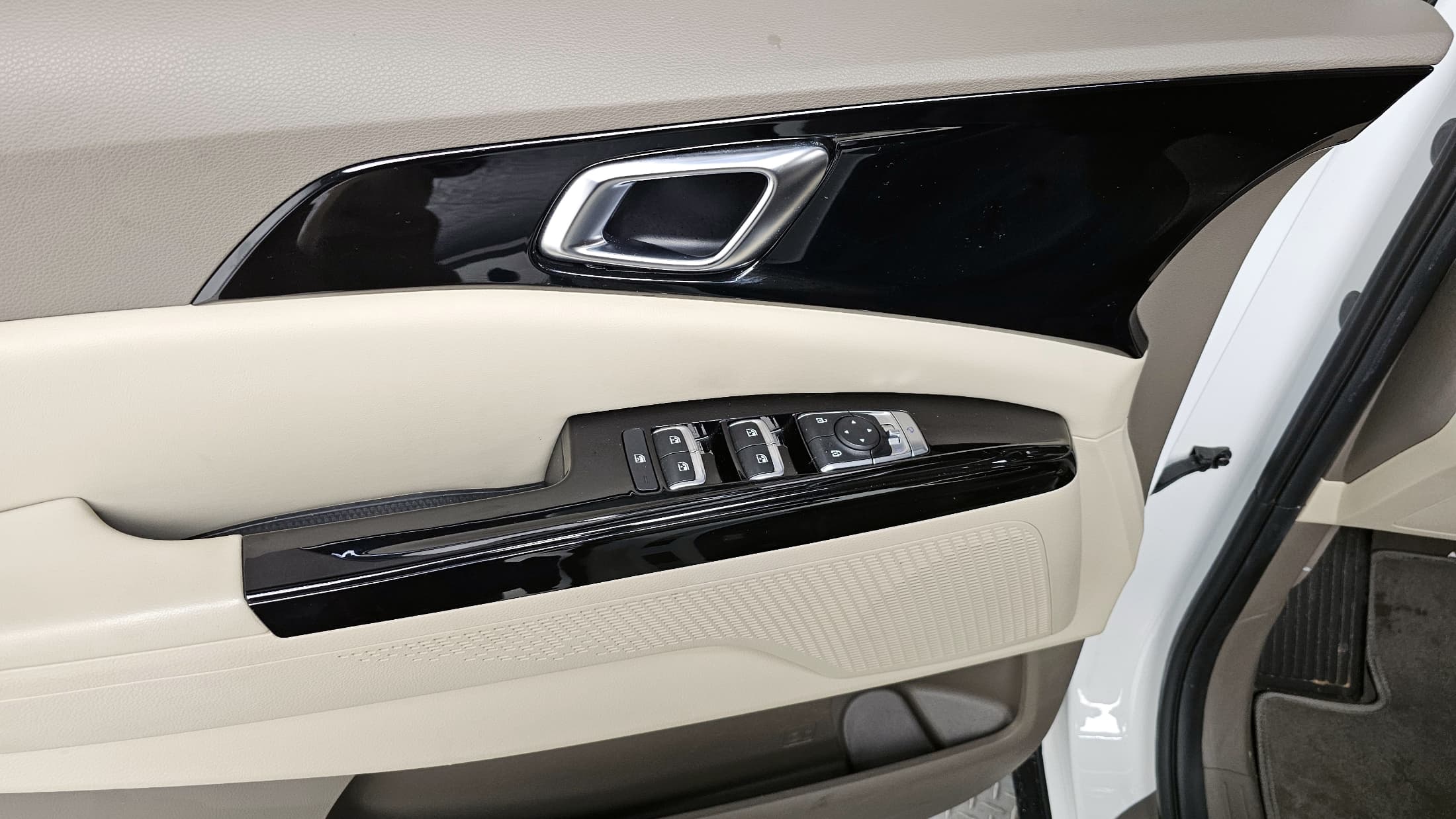 Kia Carnival — фото 16