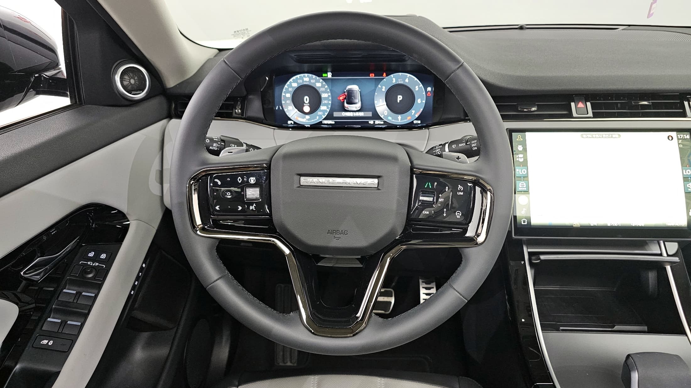 Land Rover Range Rover Evoque — фото 13