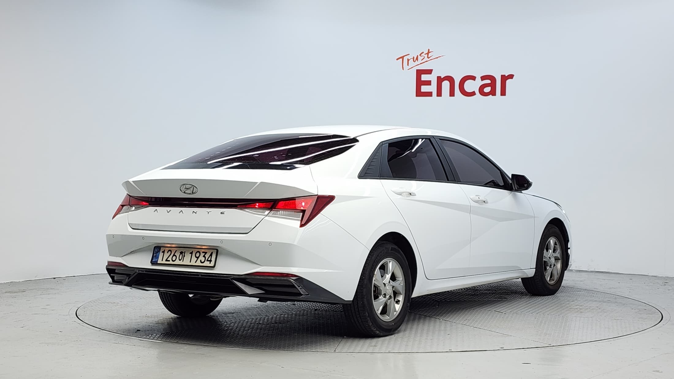 Hyundai Avante — фото 2