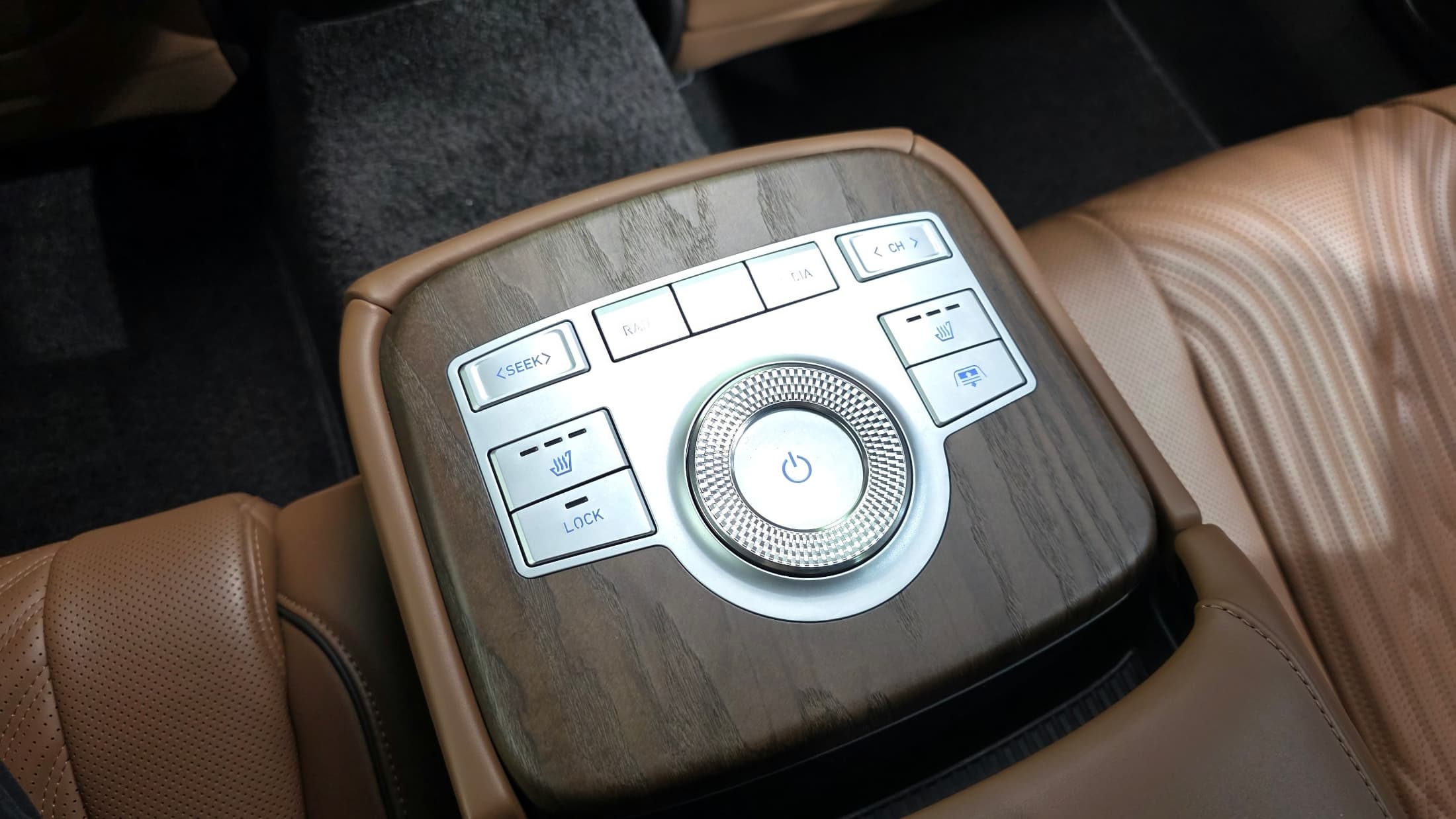 Genesis G80 — фото 18