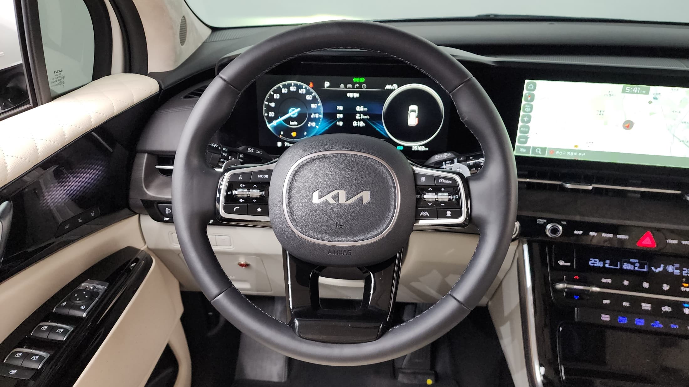 Kia Carnival — фото 13