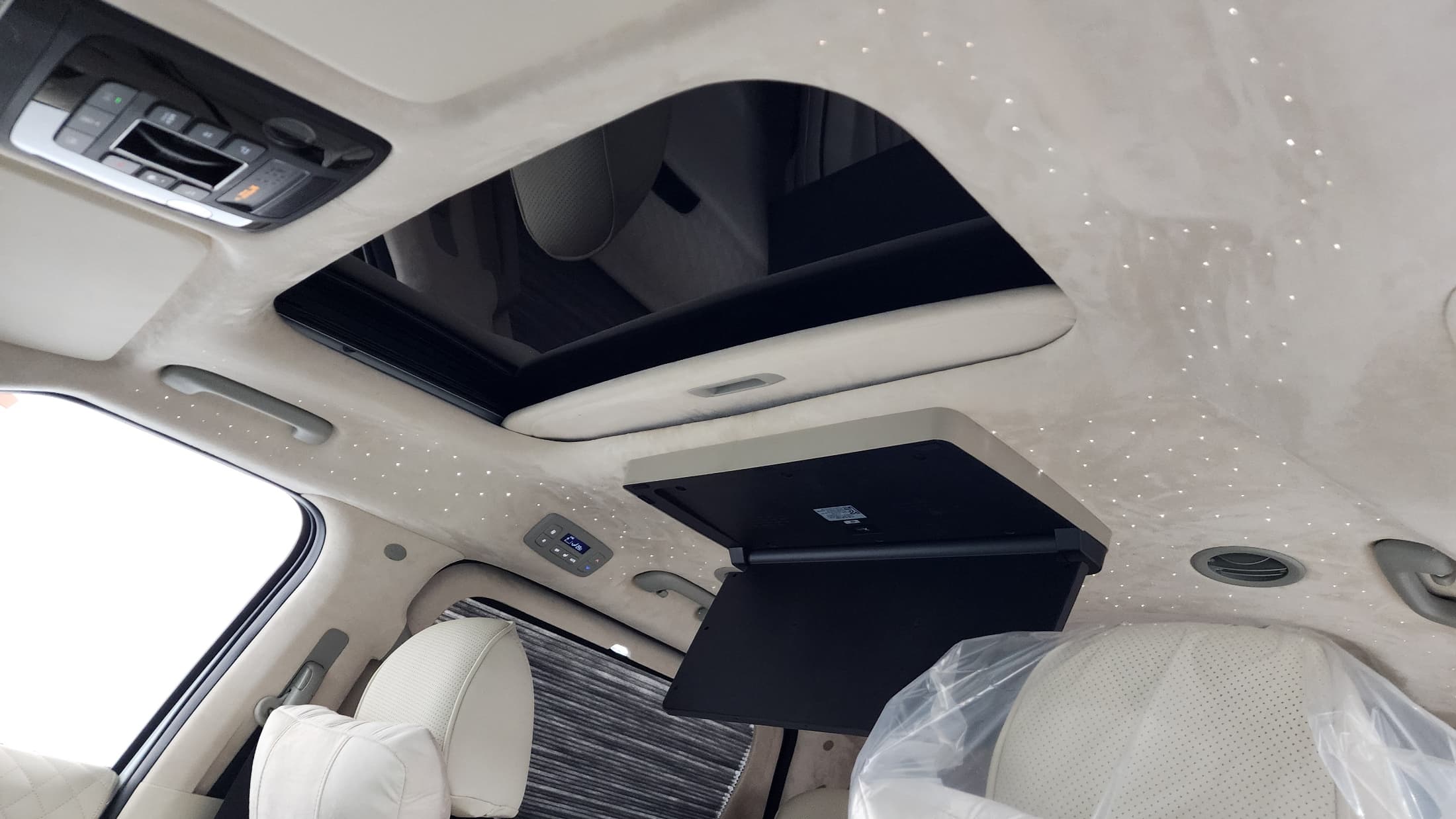 Kia Carnival — фото 18