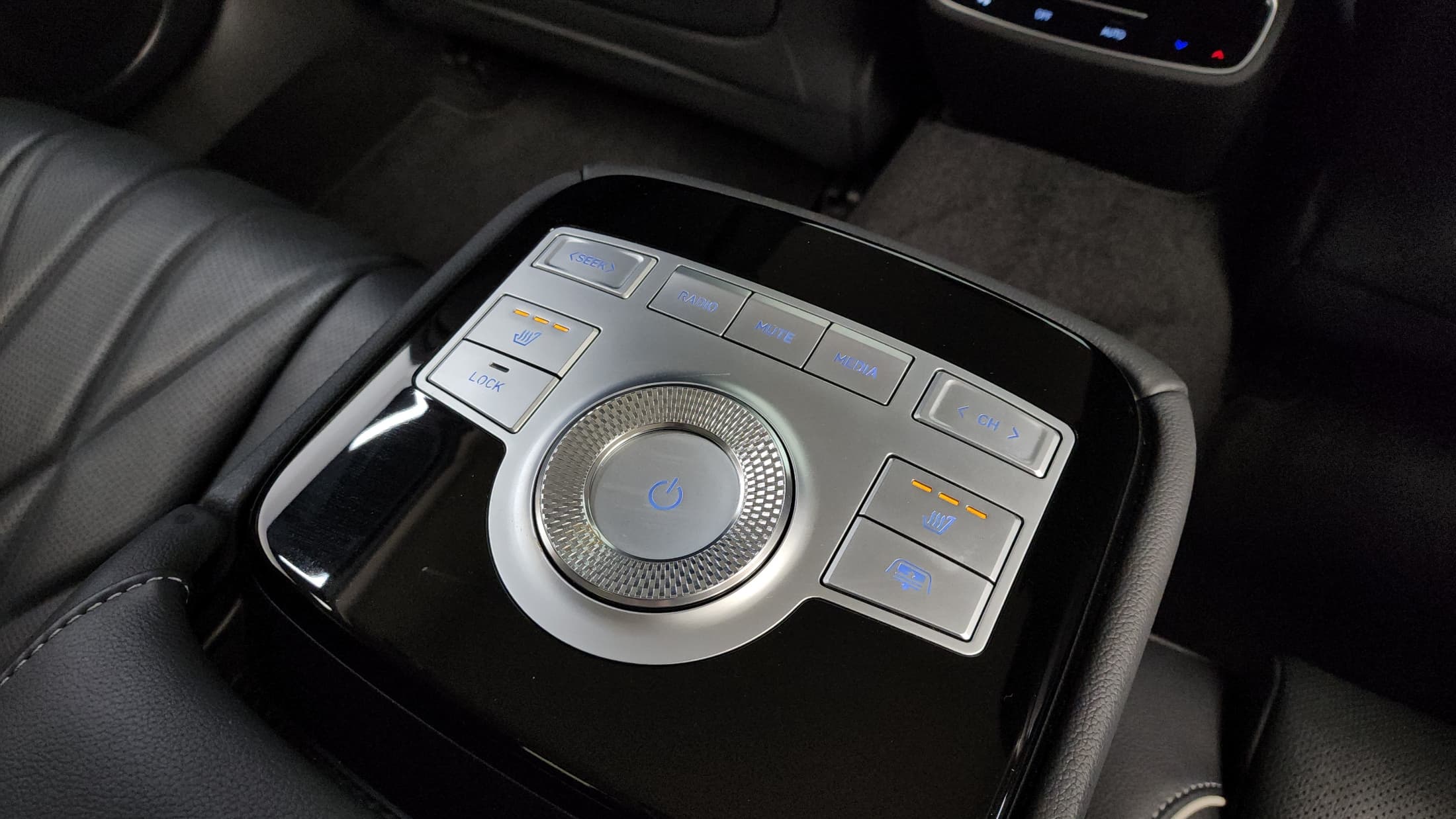 Genesis G90 — фото 19