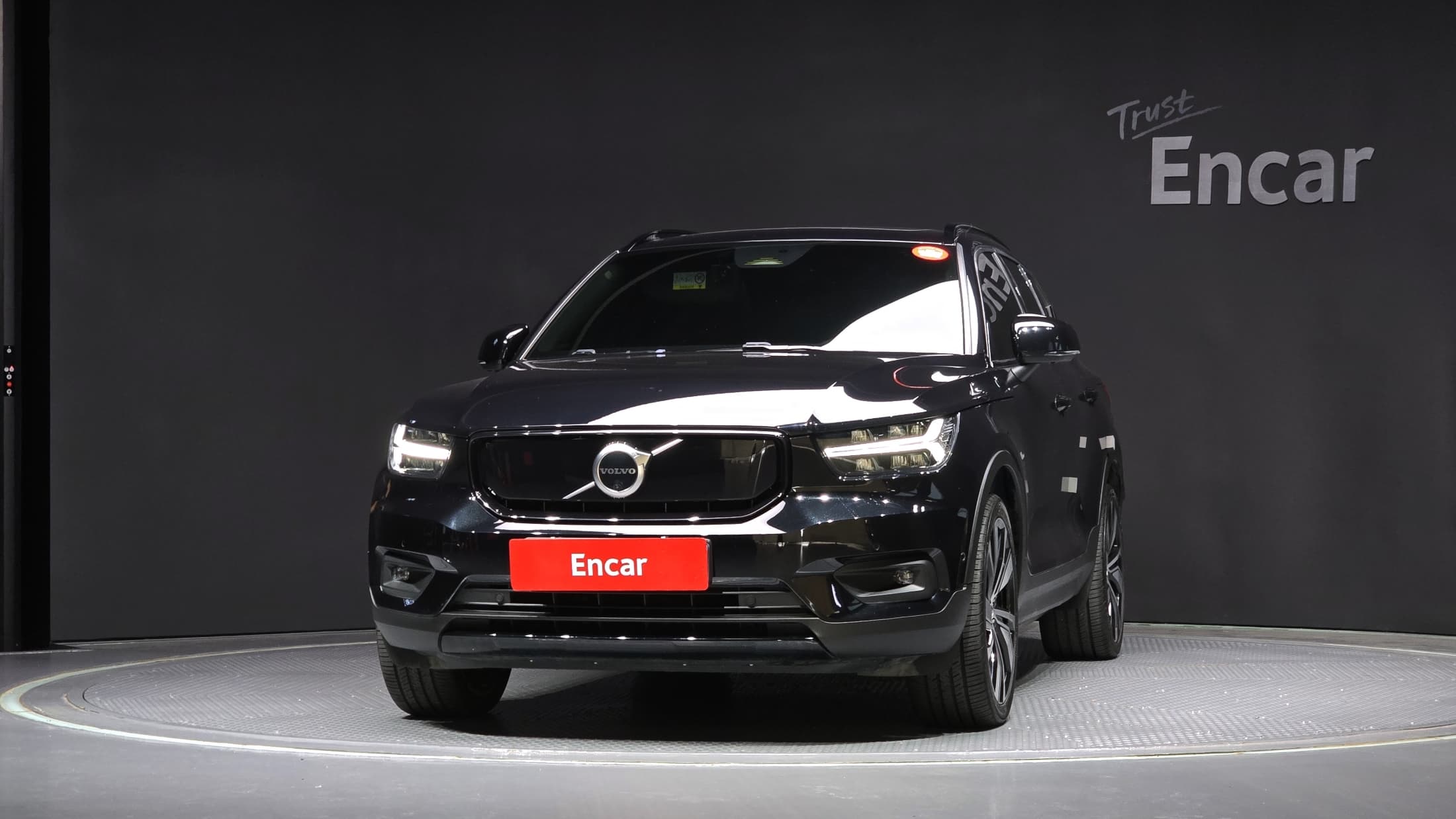 Volvo XC40 — фото 3