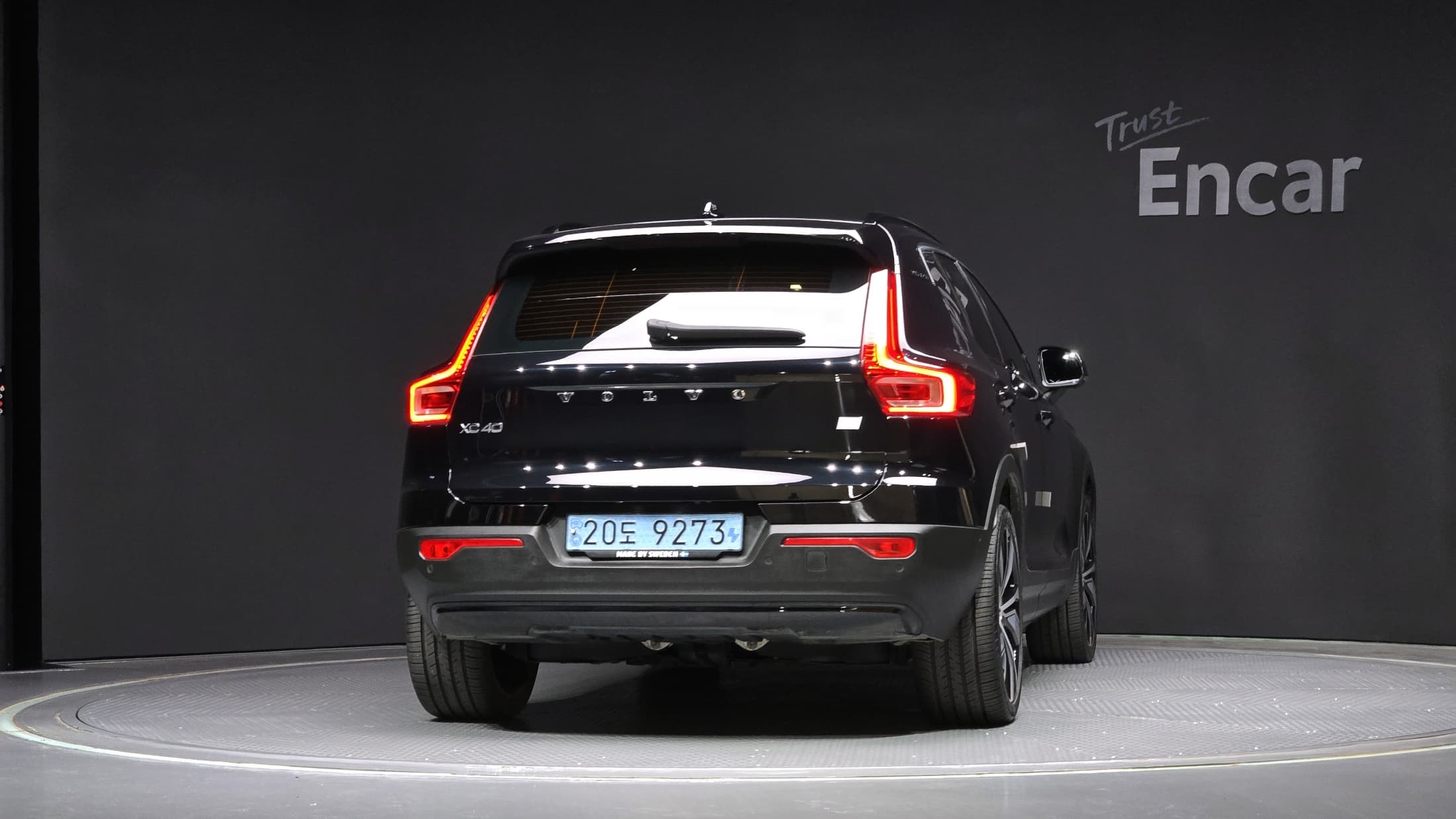 Volvo XC40 — фото 4
