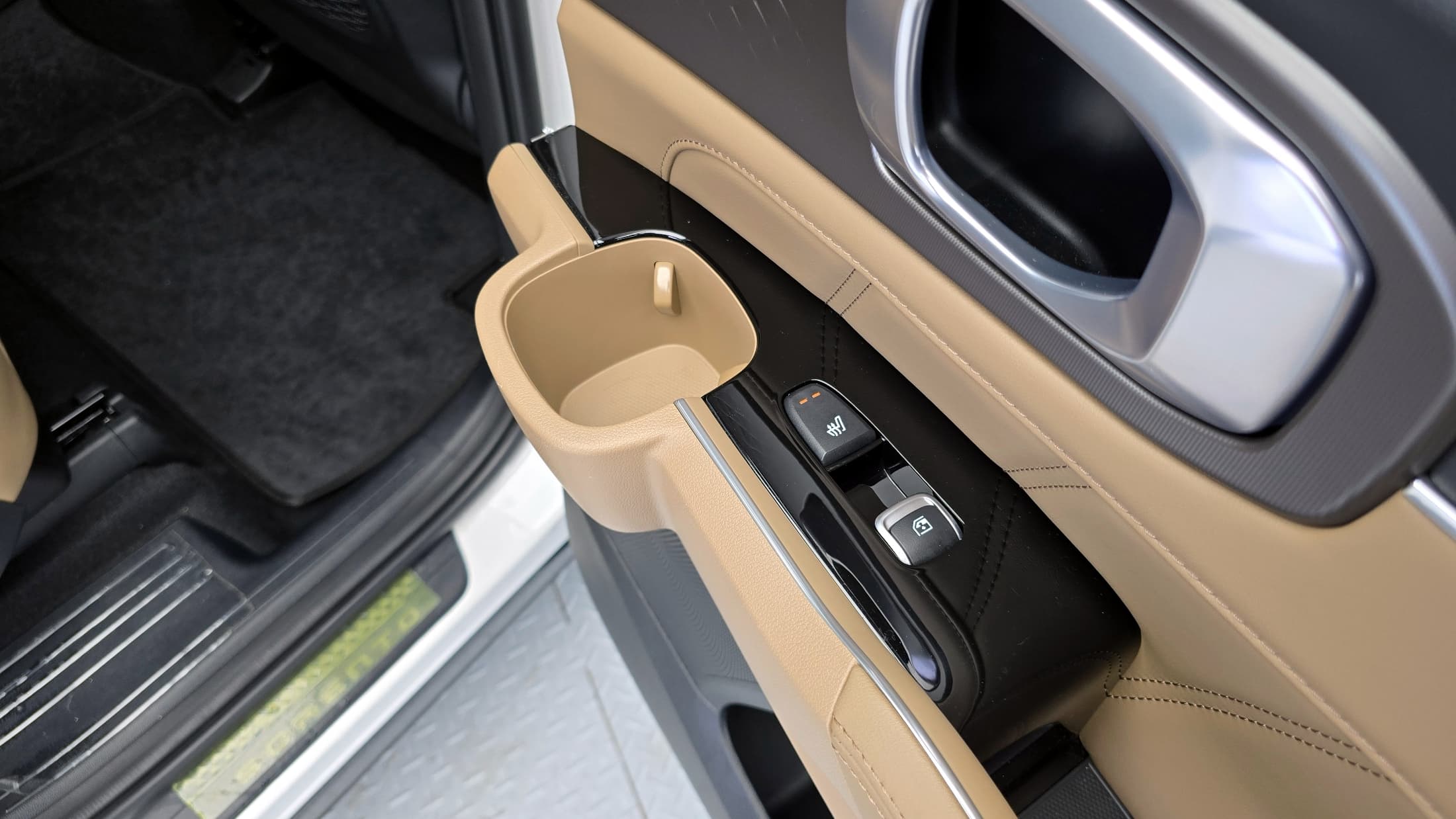 Kia Sorento — фото 17