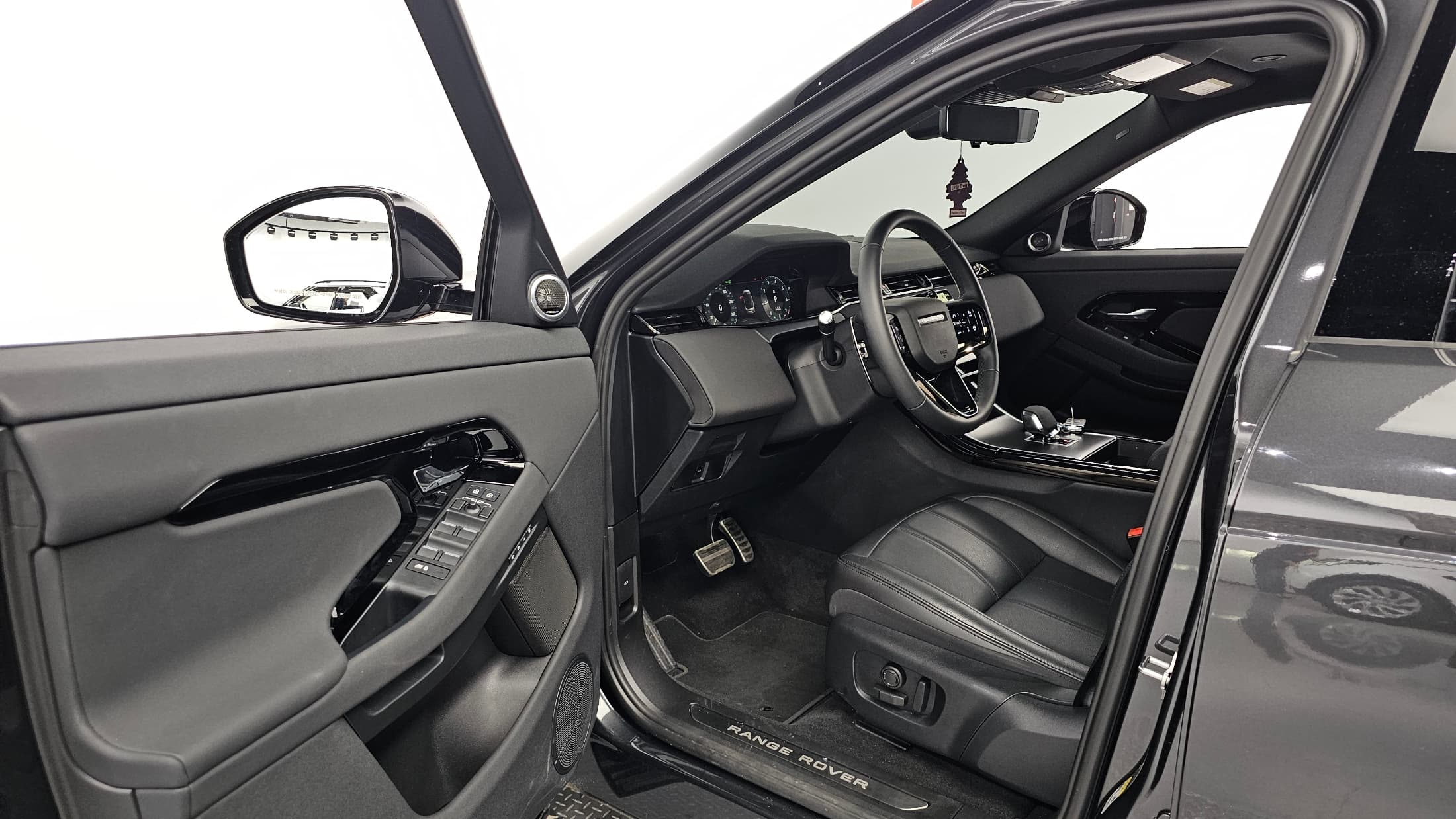 Land Rover Range Rover Evoque — фото 10