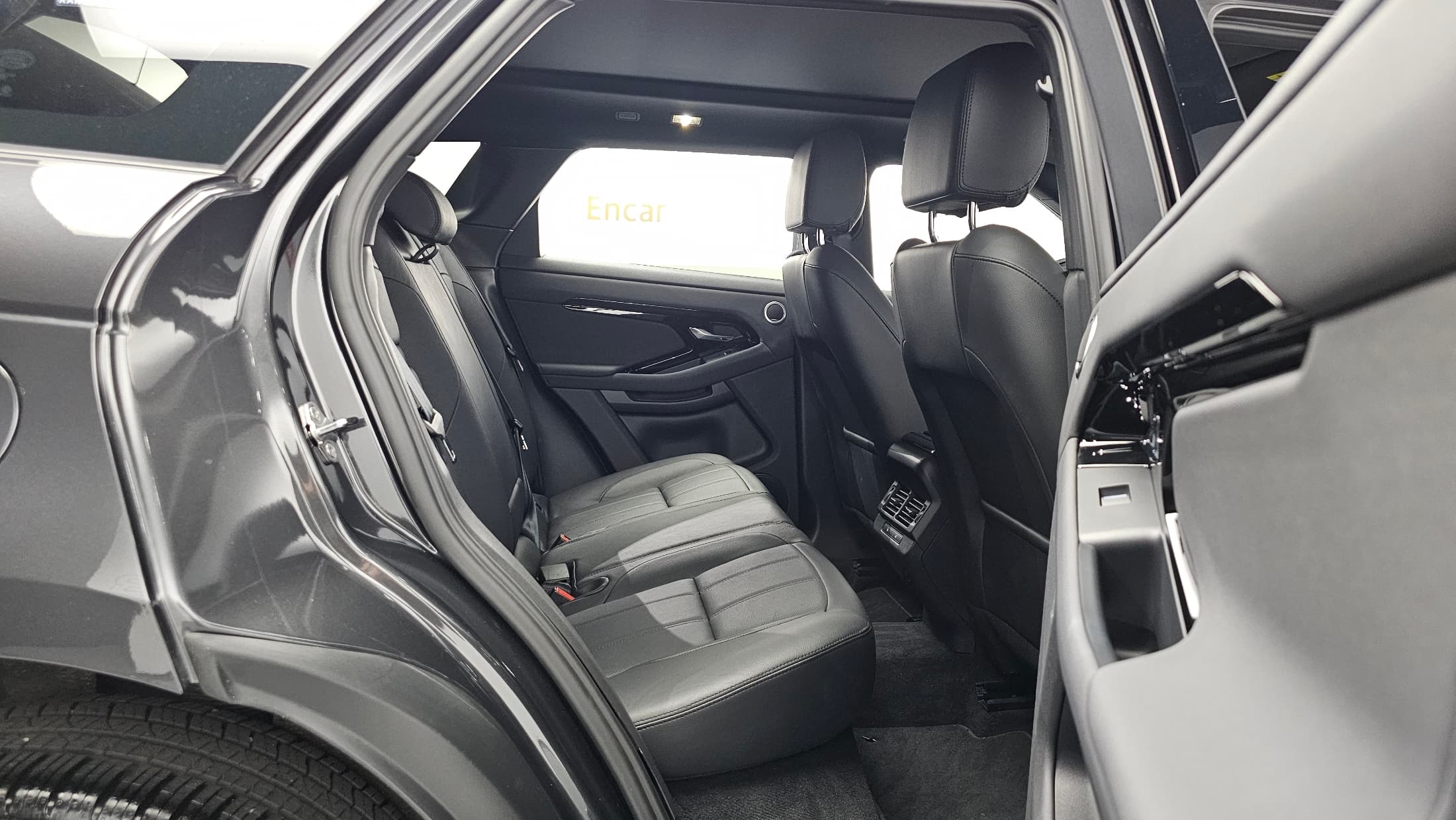 Land Rover Range Rover Evoque — фото 12