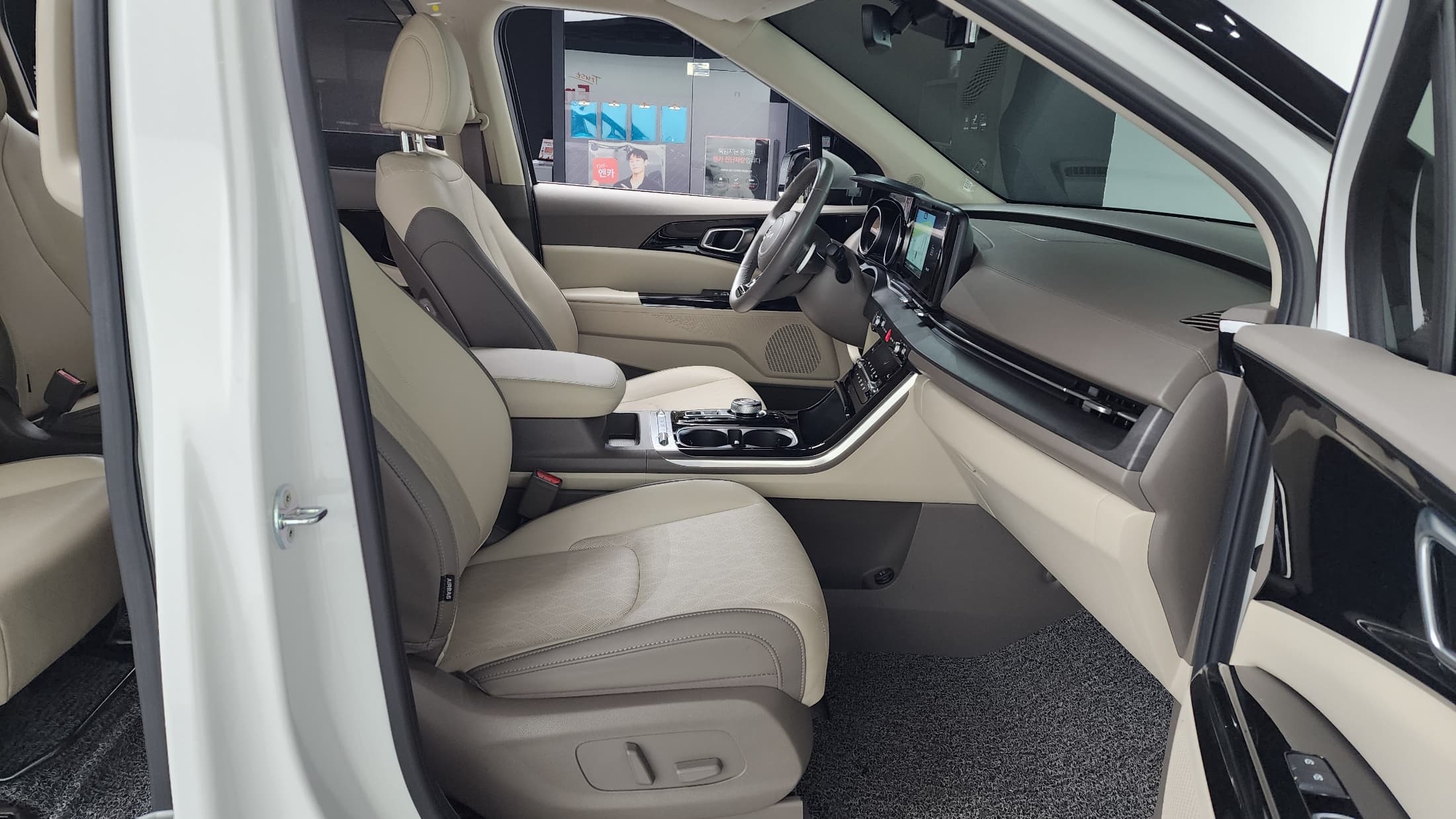 Kia Carnival — фото 11
