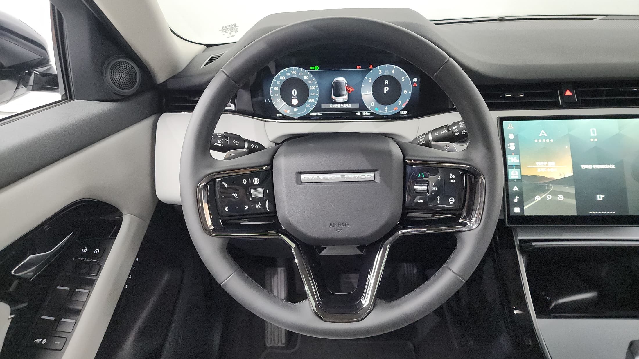 Land Rover Range Rover Evoque — фото 13