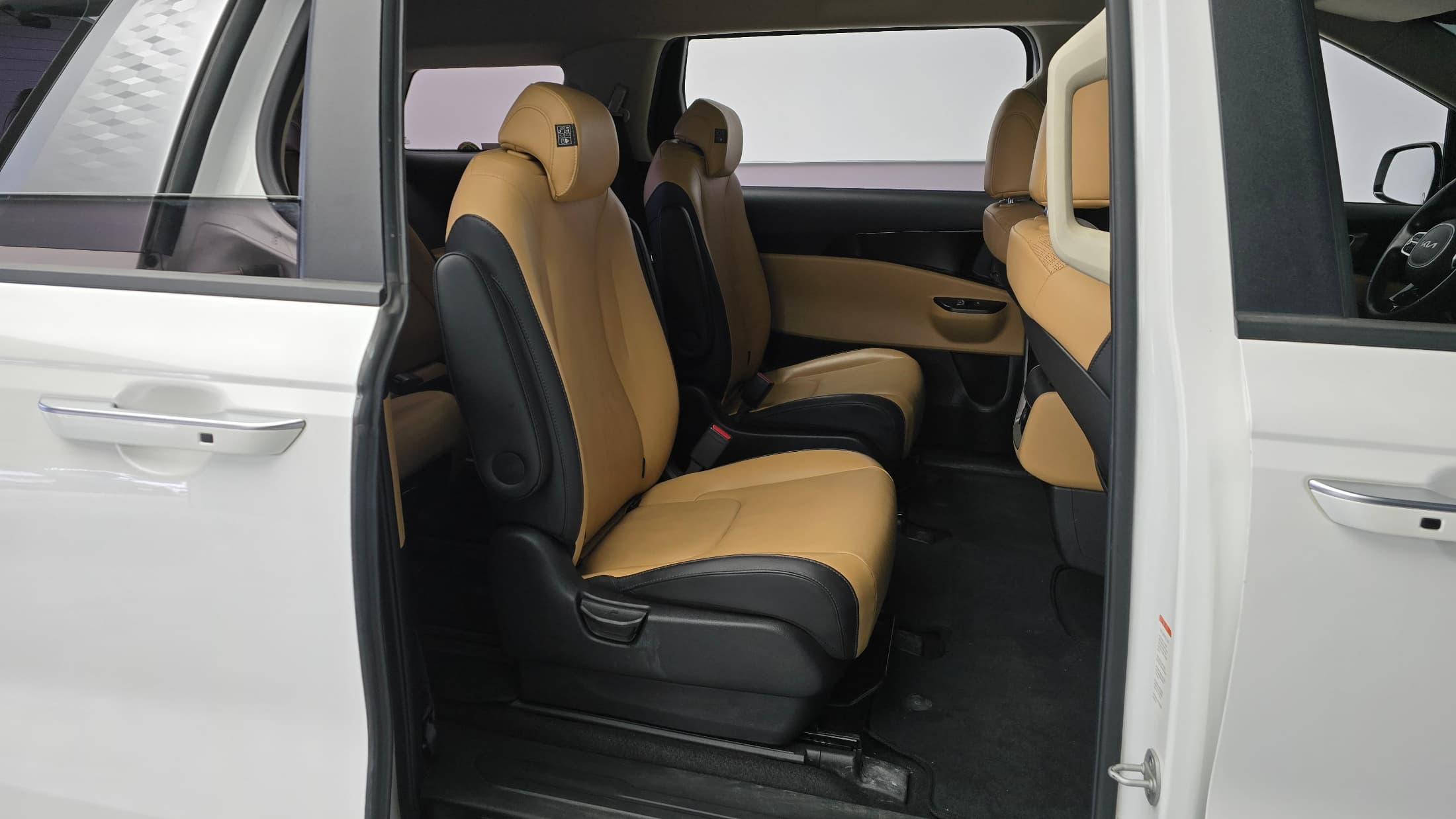 Kia Carnival — фото 12