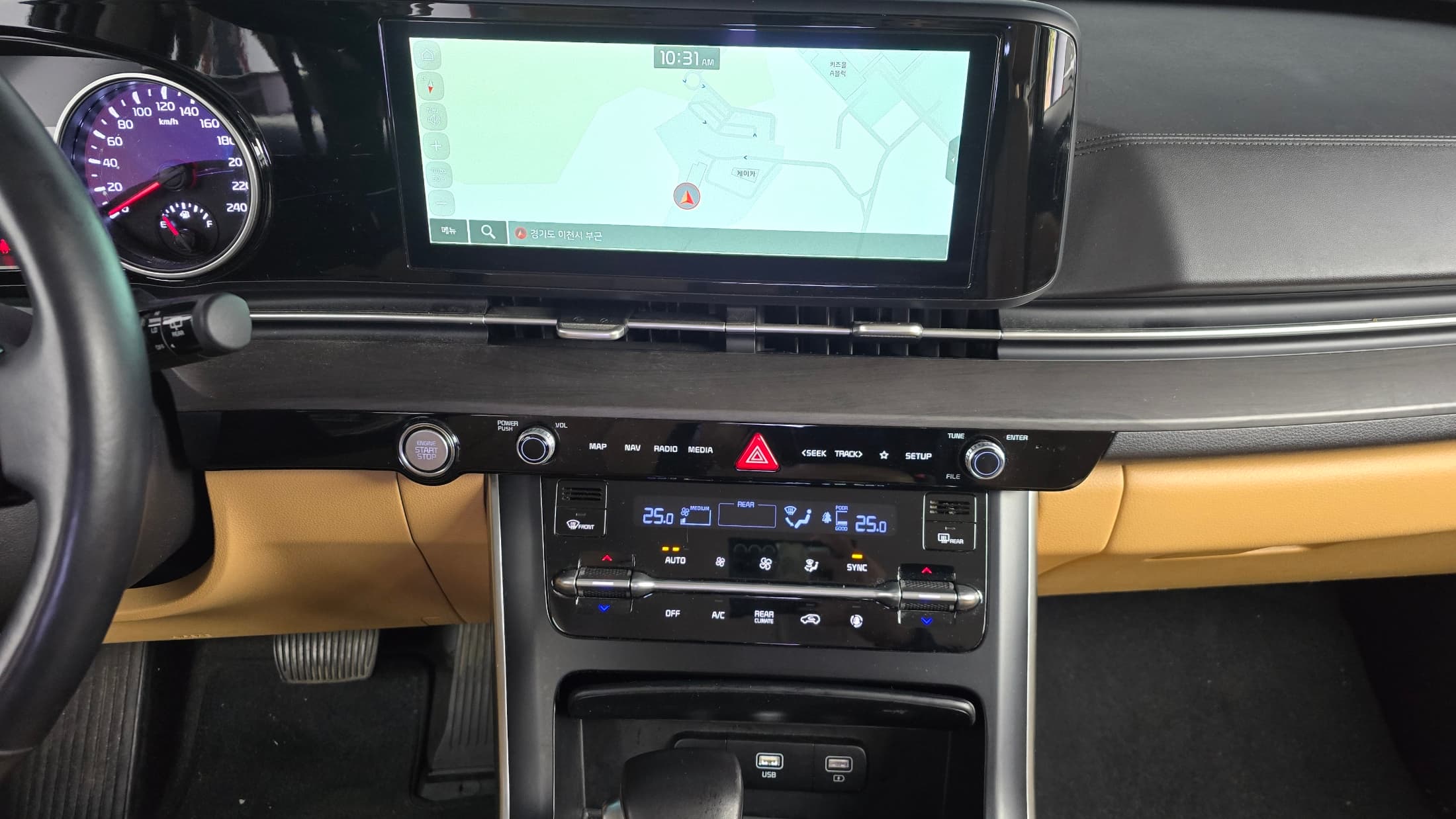 Kia Carnival — фото 14