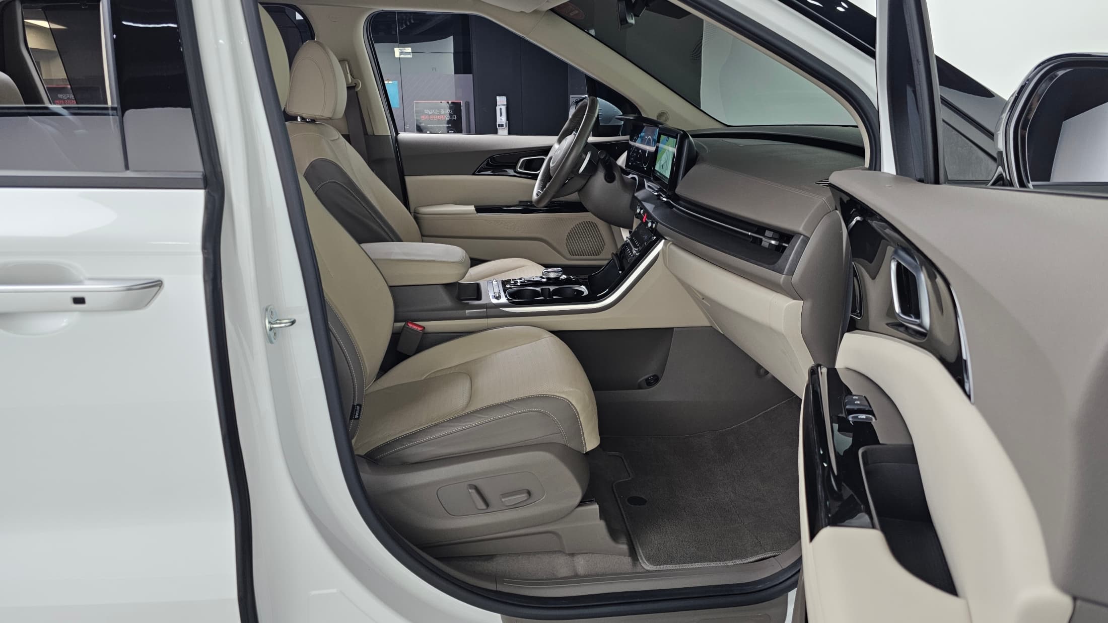 Kia Carnival — фото 11