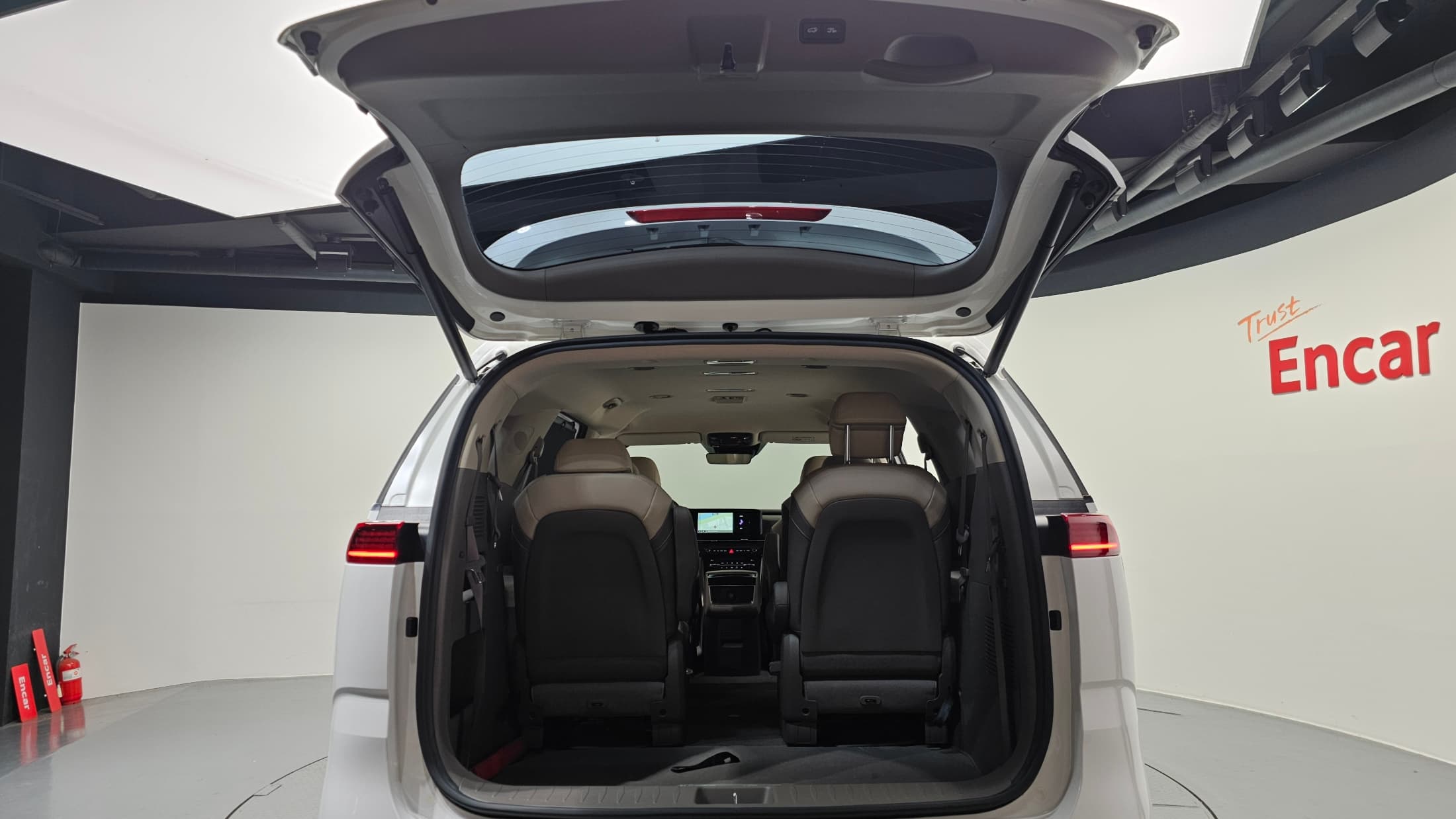 Kia Carnival — фото 20
