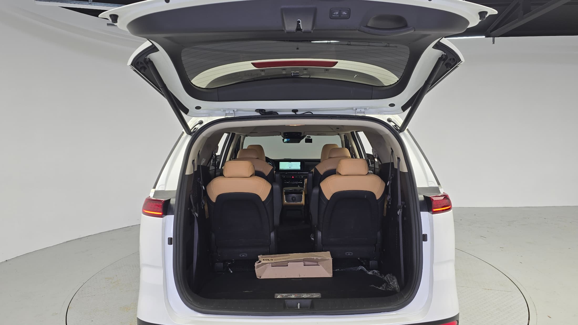 Kia Carnival — фото 20