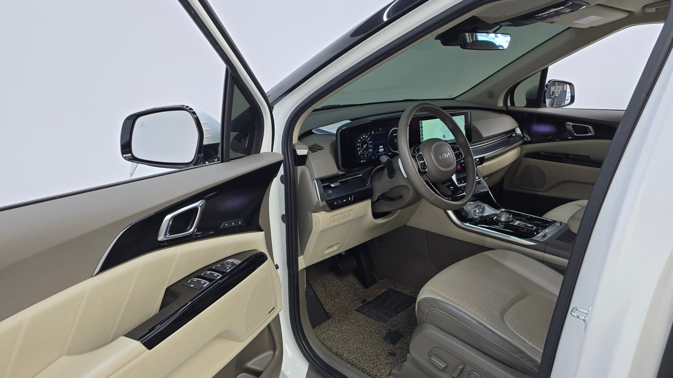 Kia Carnival — фото 10