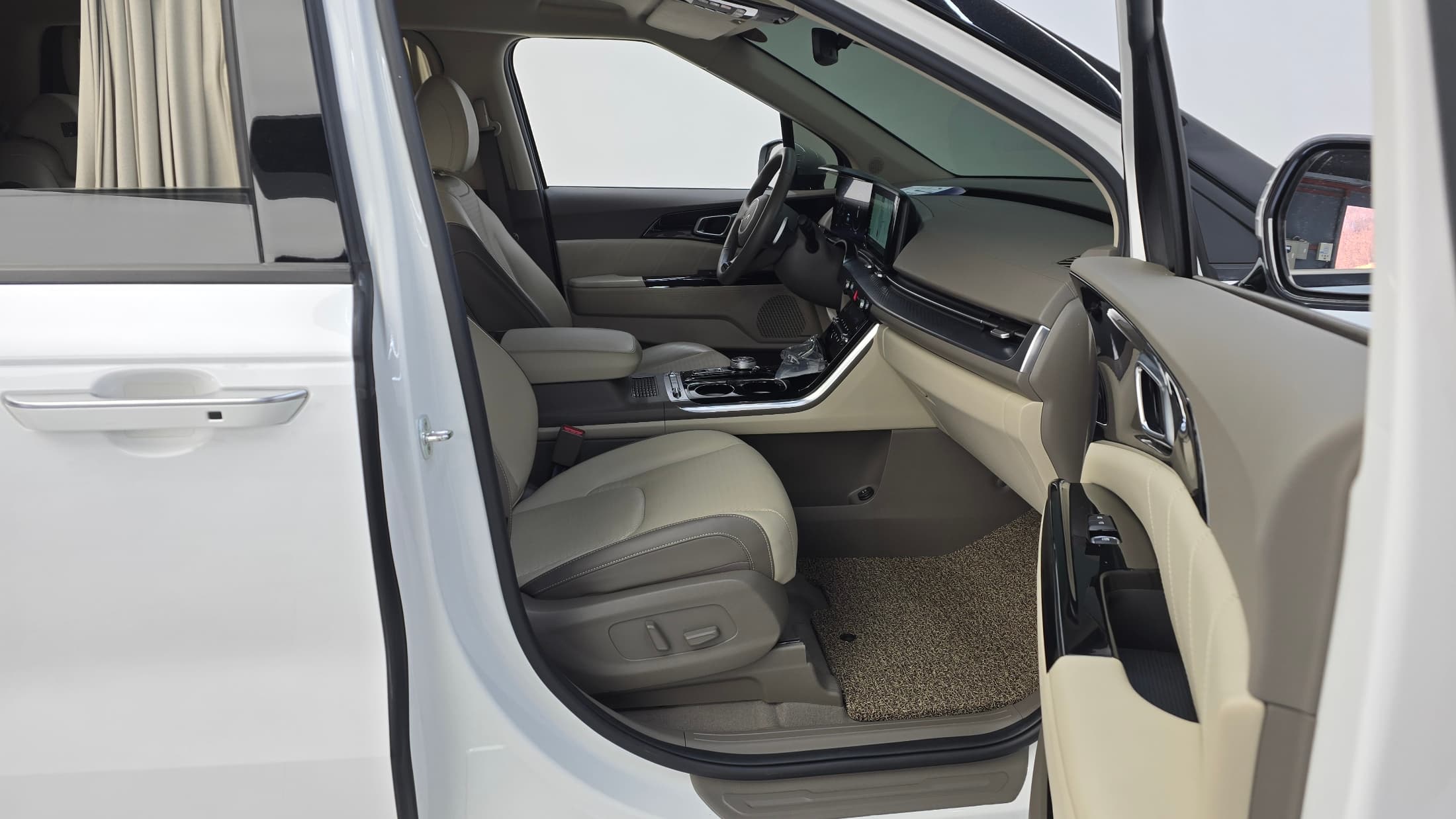 Kia Carnival — фото 11