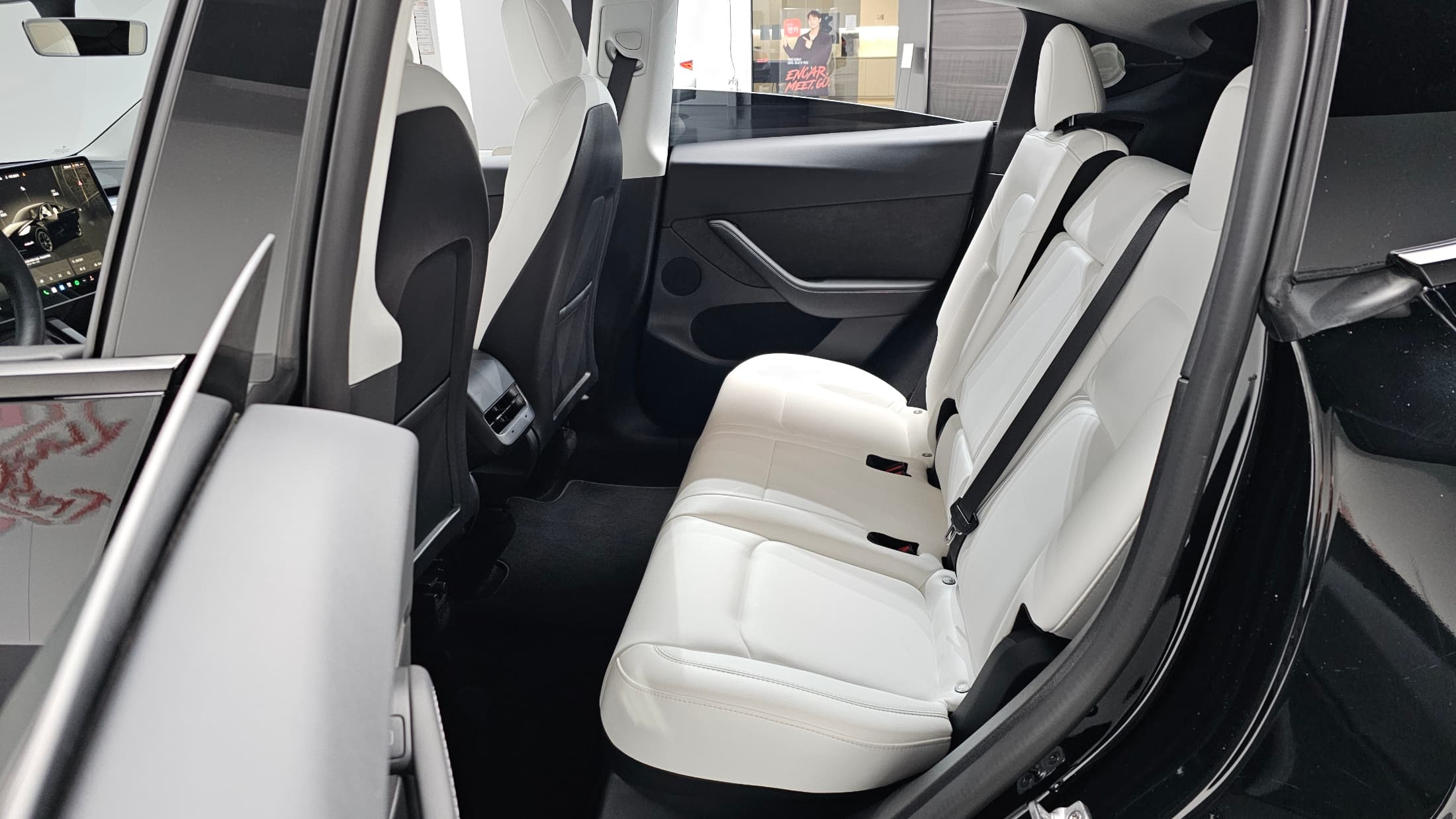 Tesla Model Y — фото 12