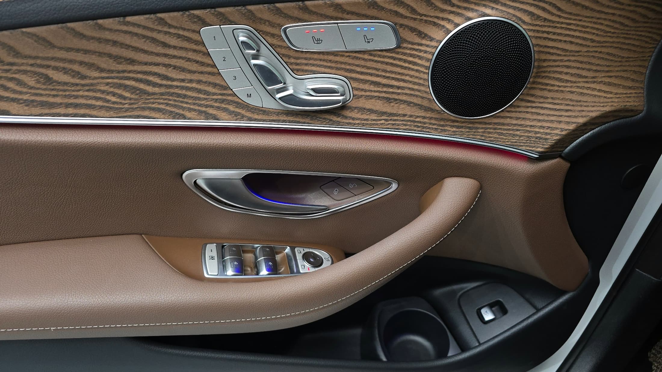 Mercedes-Benz E-класс — фото 18