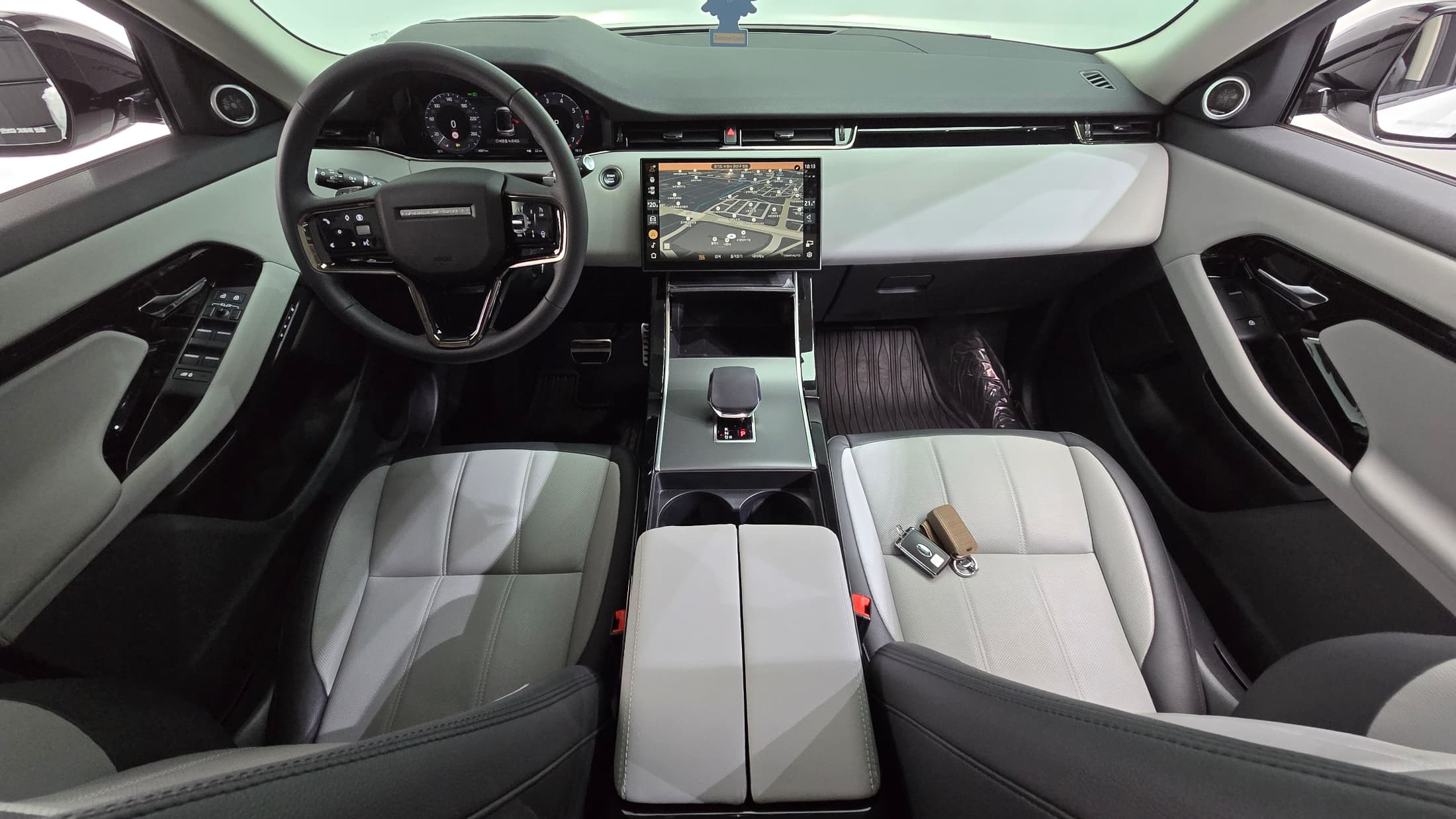 Land Rover Range Rover Evoque — фото 7