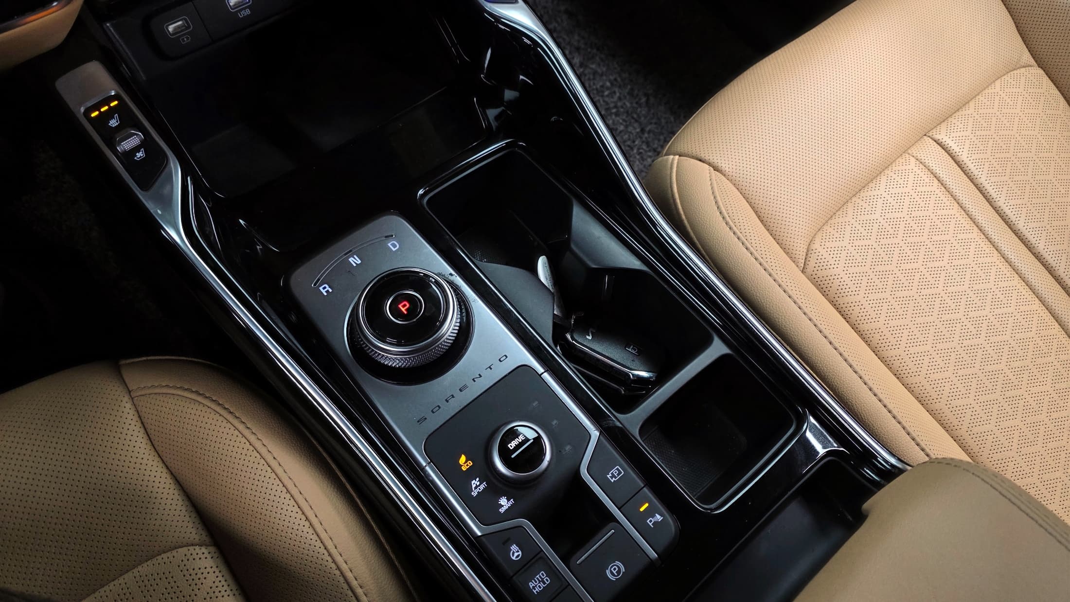 Kia Sorento — фото 9