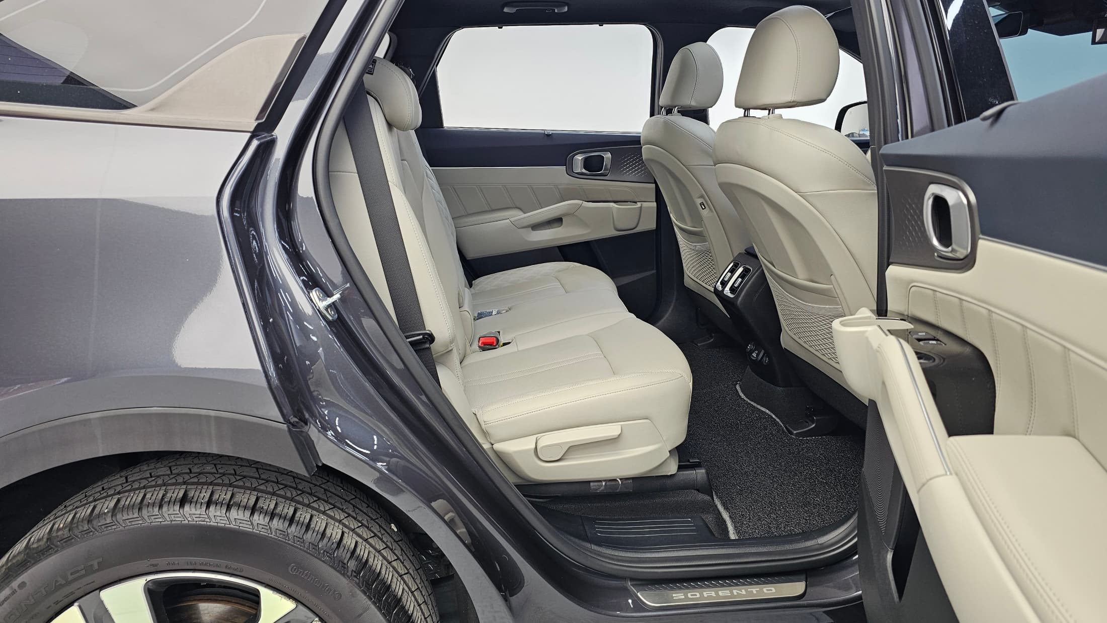 Kia Sorento — фото 12