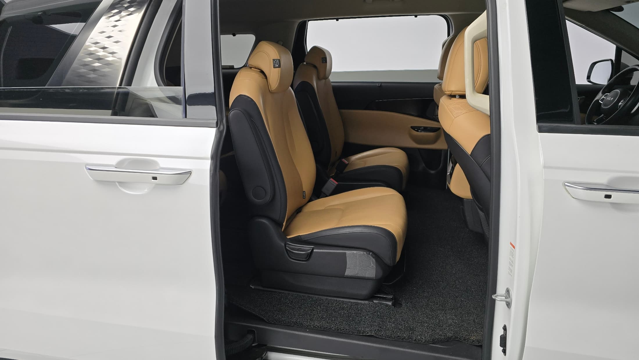 Kia Carnival — фото 12