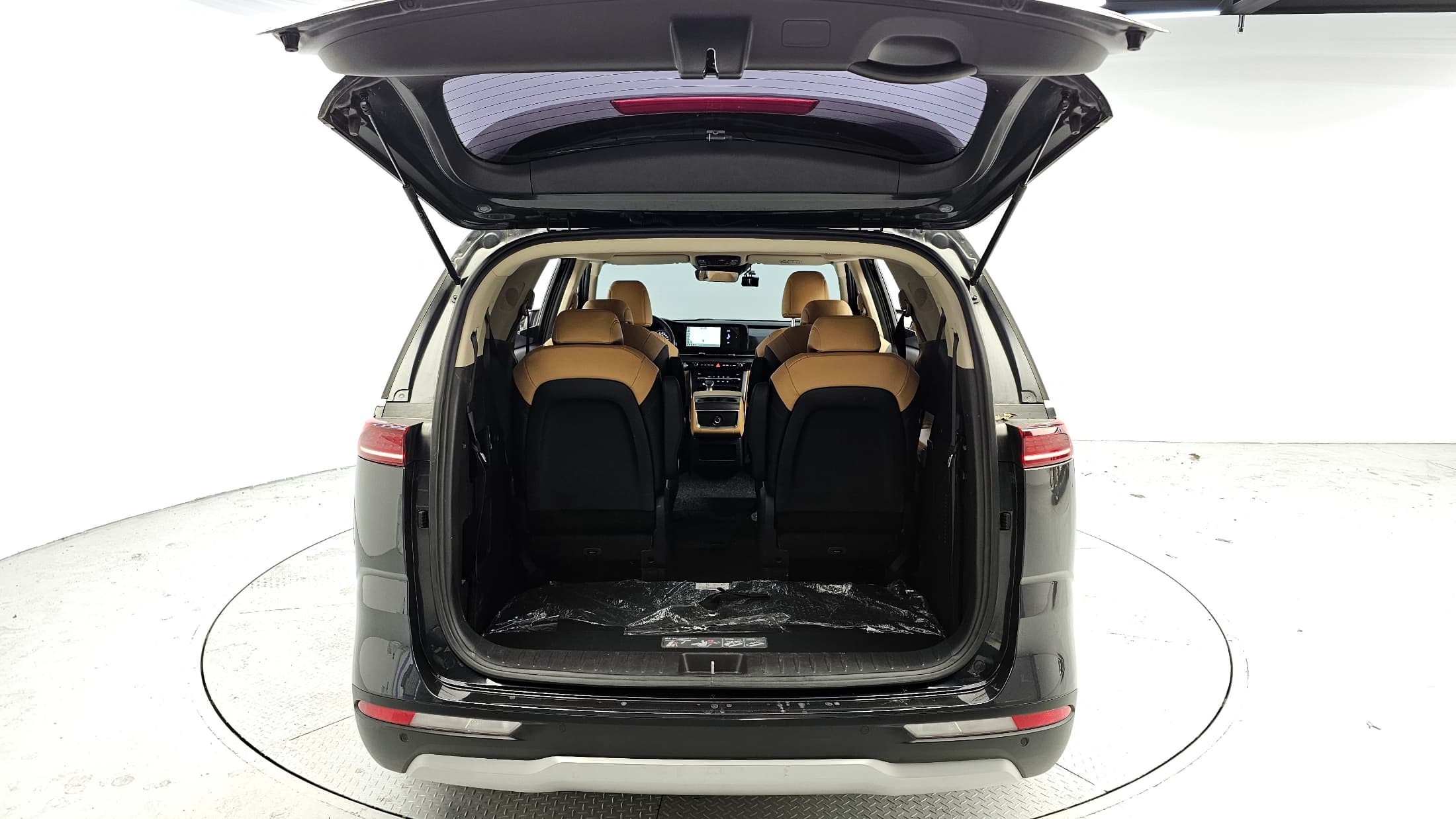 Kia Carnival — фото 20