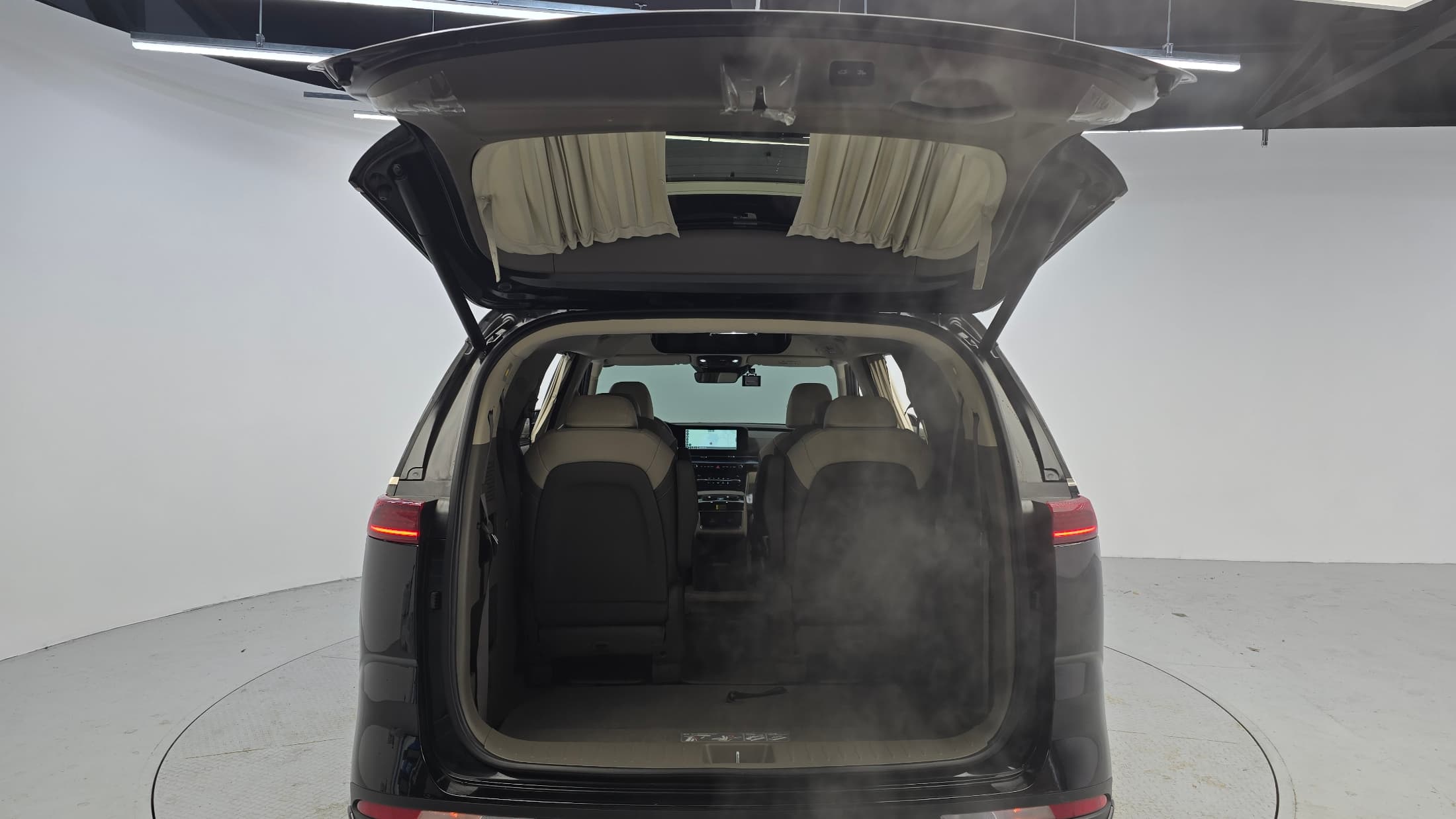 Kia Carnival — фото 20