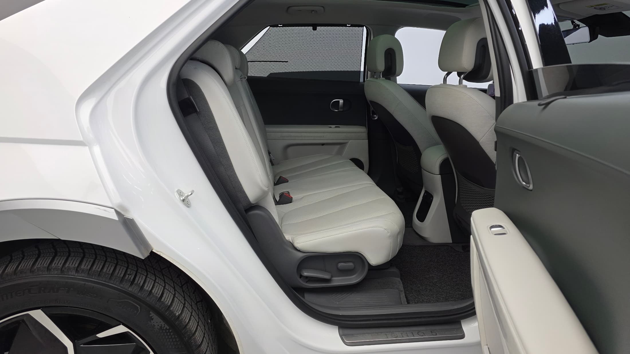 Hyundai IONIQ 5 — фото 12