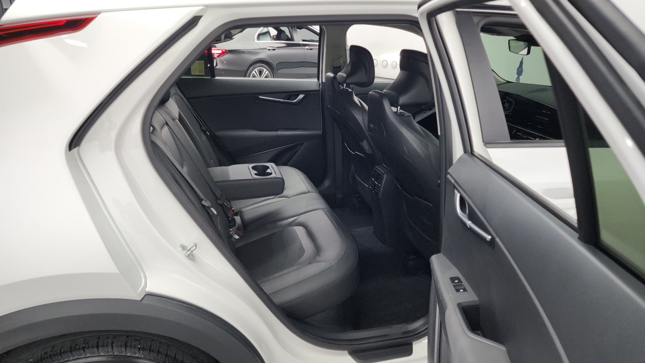 Kia Sportage — фото 12