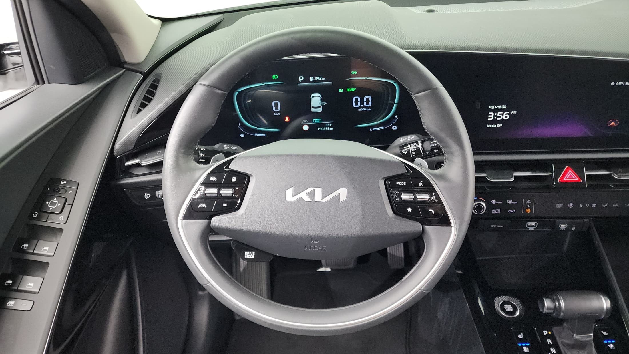 Kia Sportage — фото 13