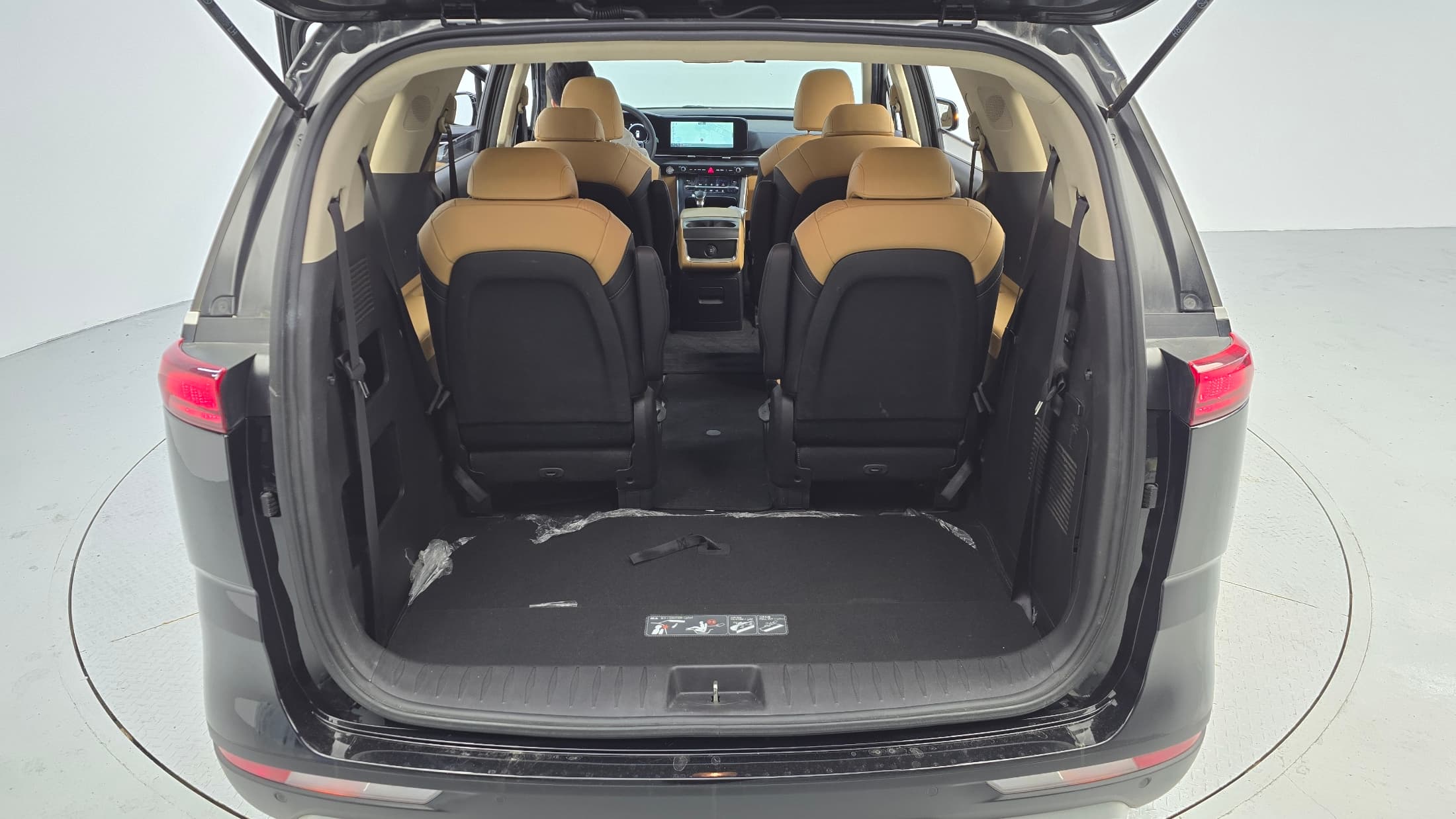 Kia Carnival — фото 20