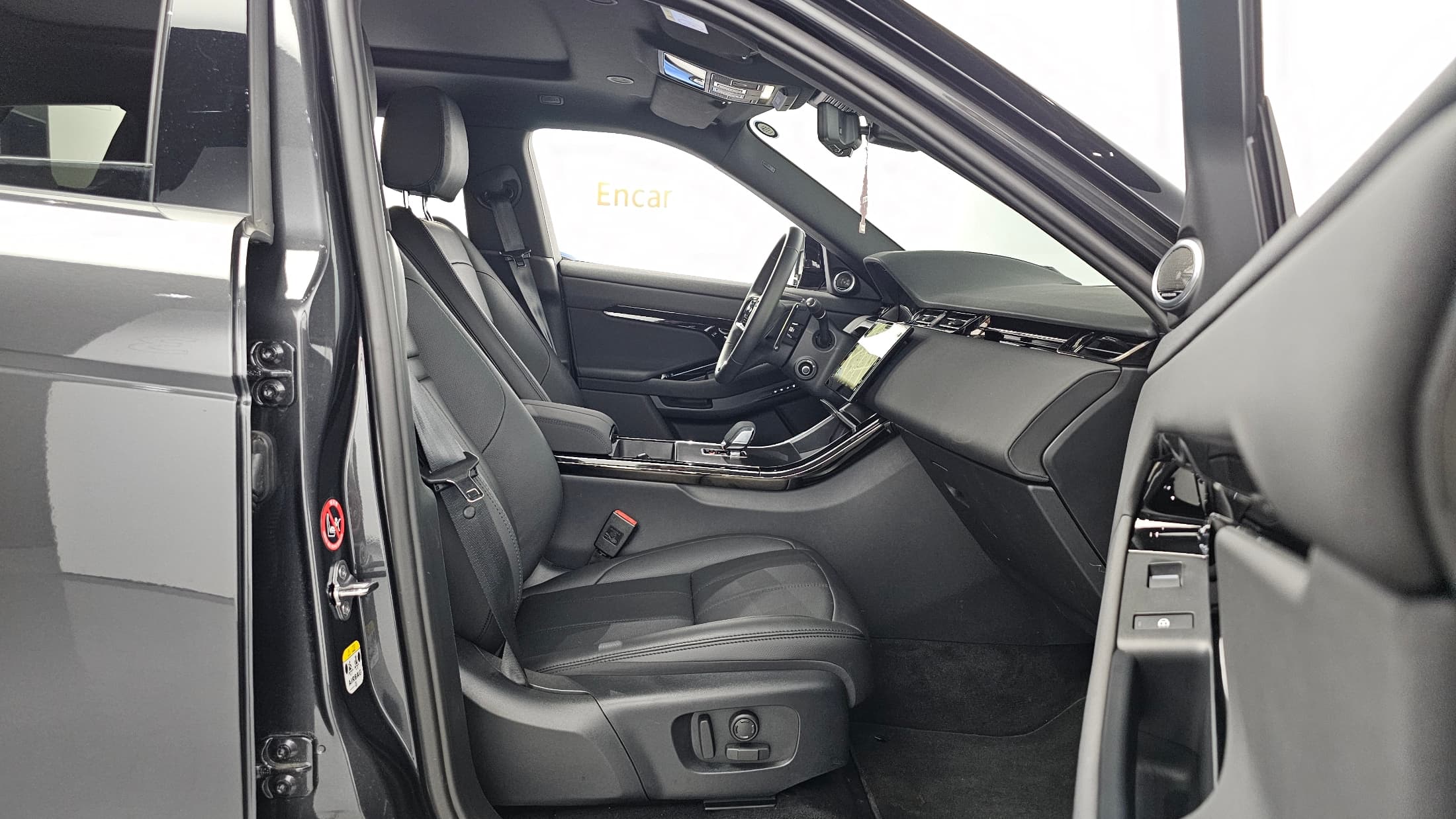 Land Rover Range Rover Evoque — фото 11
