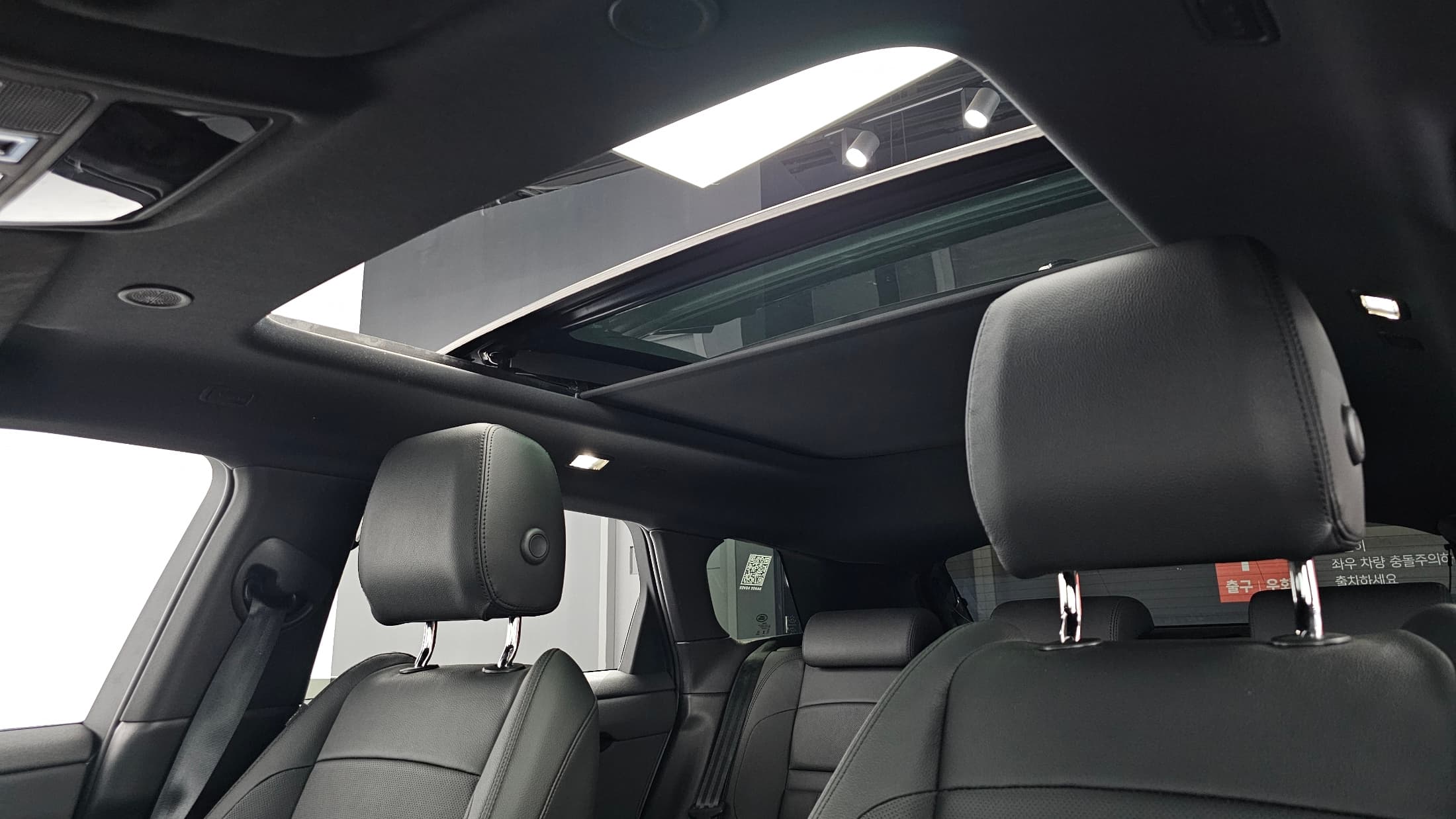 Land Rover Range Rover Evoque — фото 18