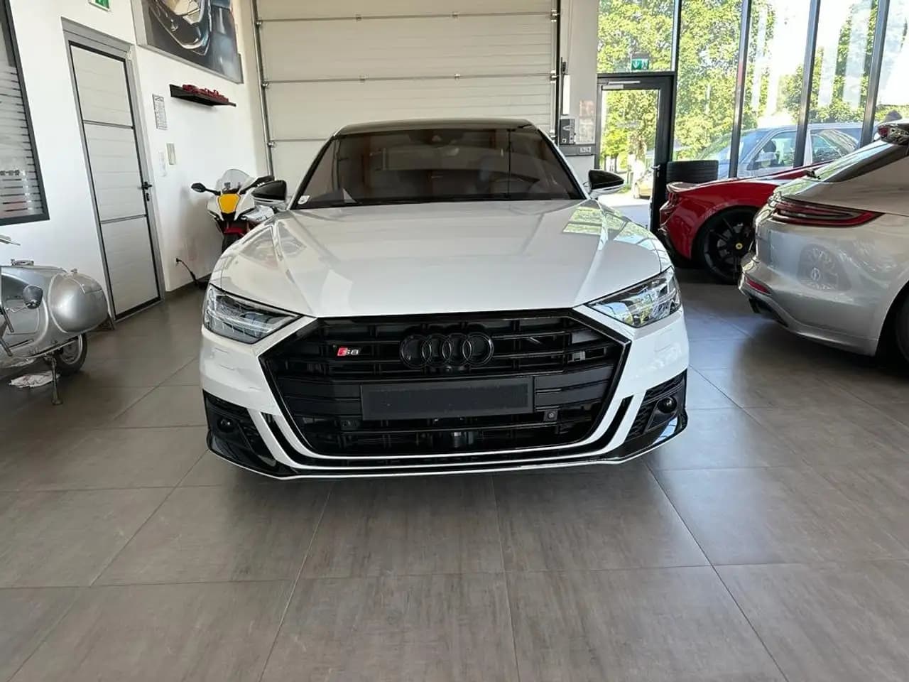 Audi S8 2021 г. 49058 км. — фото 2