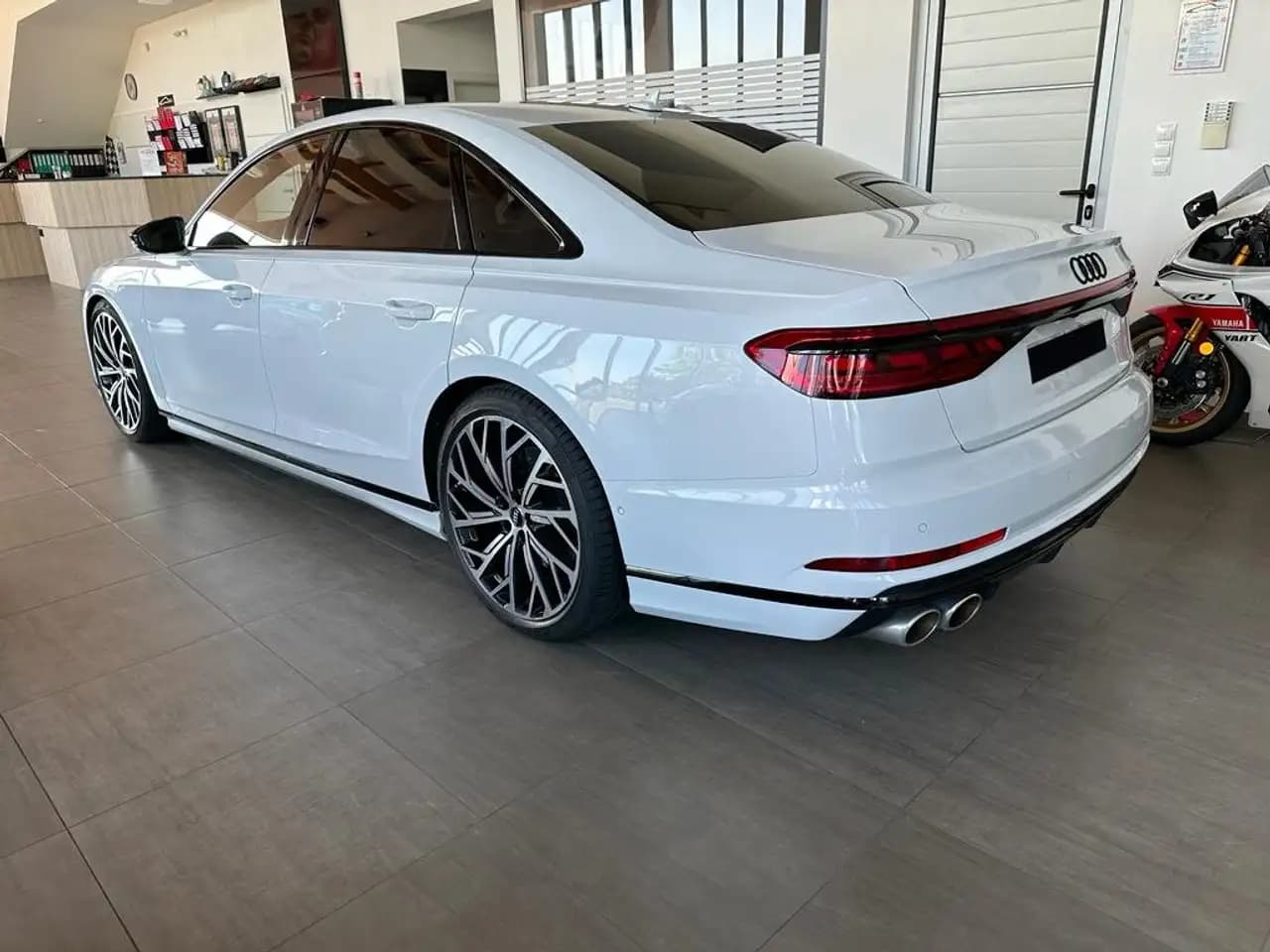 Audi S8 2021 г. 49058 км. — фото 4