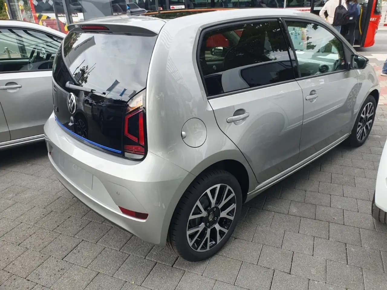 Volkswagen Up 0.0 AT (83 л.с.) 2023 г. 4 км — фото 9