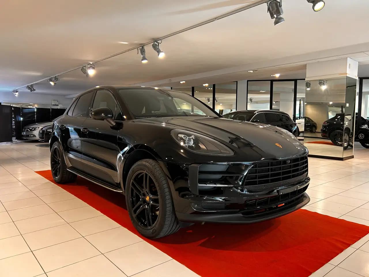 Porsche Macan 2021 г. 59100 км.