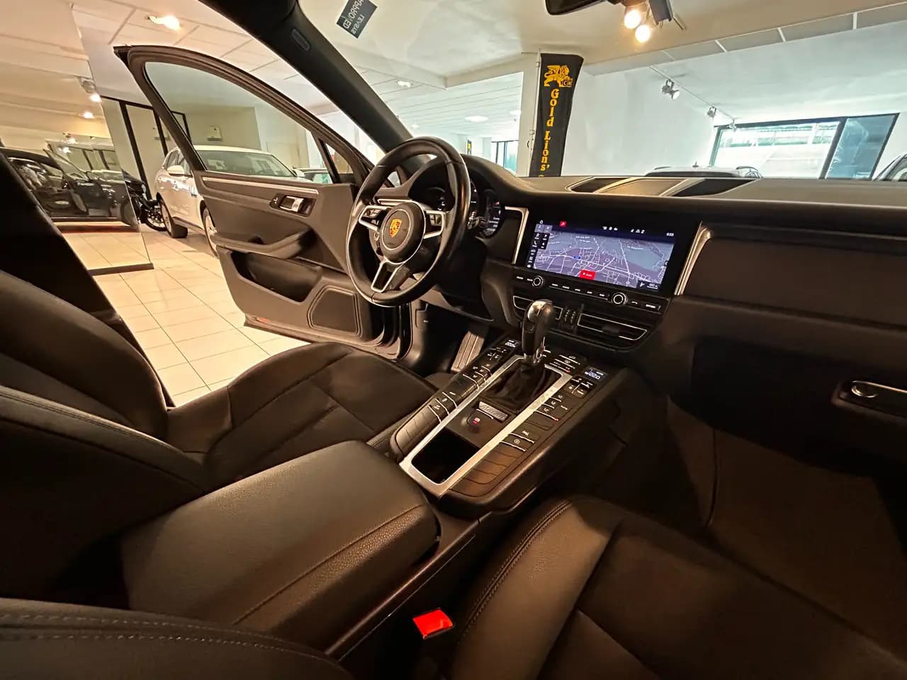 Porsche Macan 2021 г. 59100 км. — фото 14
