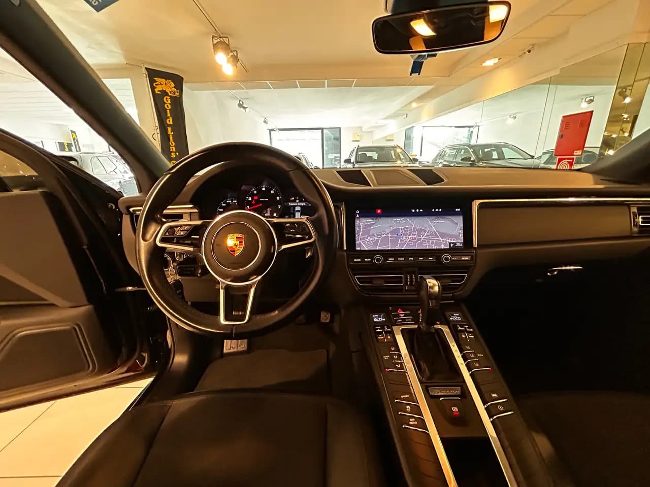 Porsche Macan 2021 г. 59100 км. — фото 9