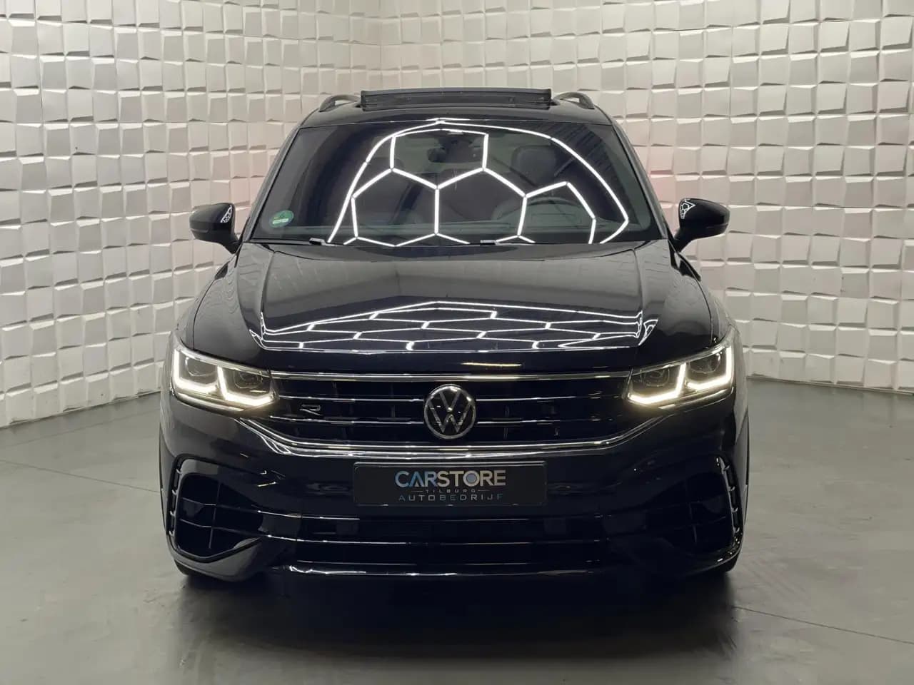 Volkswagen Tiguan R 2021 г. 53778 км. — фото 2