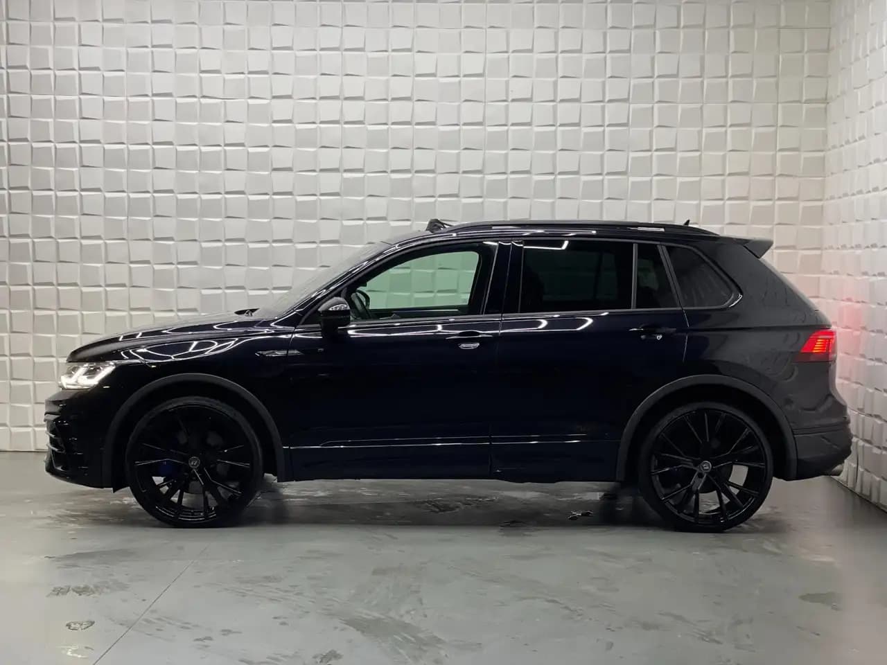 Volkswagen Tiguan R 2021 г. 53778 км. — фото 4