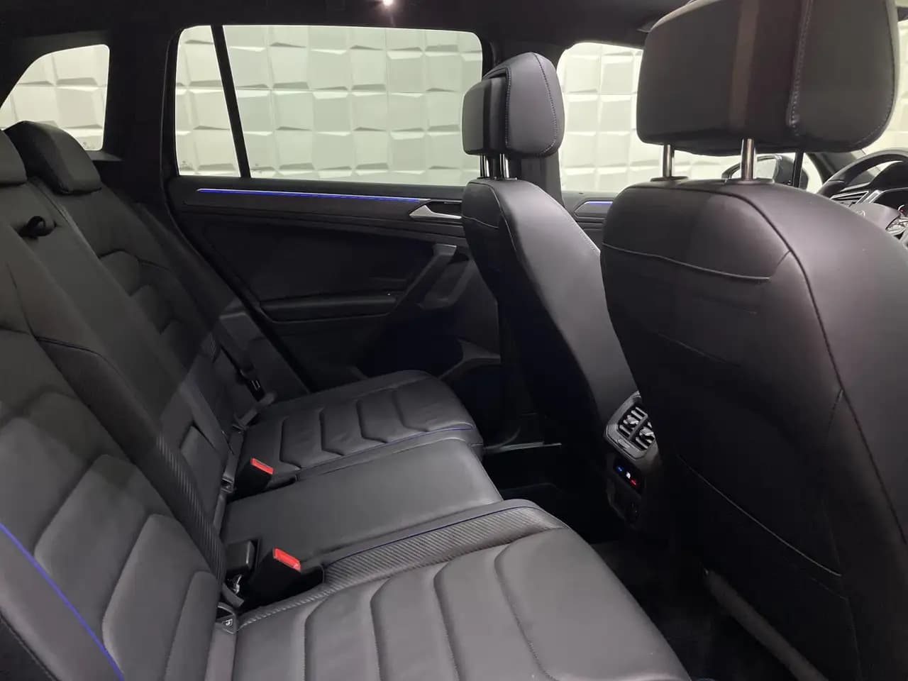 Volkswagen Tiguan R 2021 г. 53778 км. — фото 36