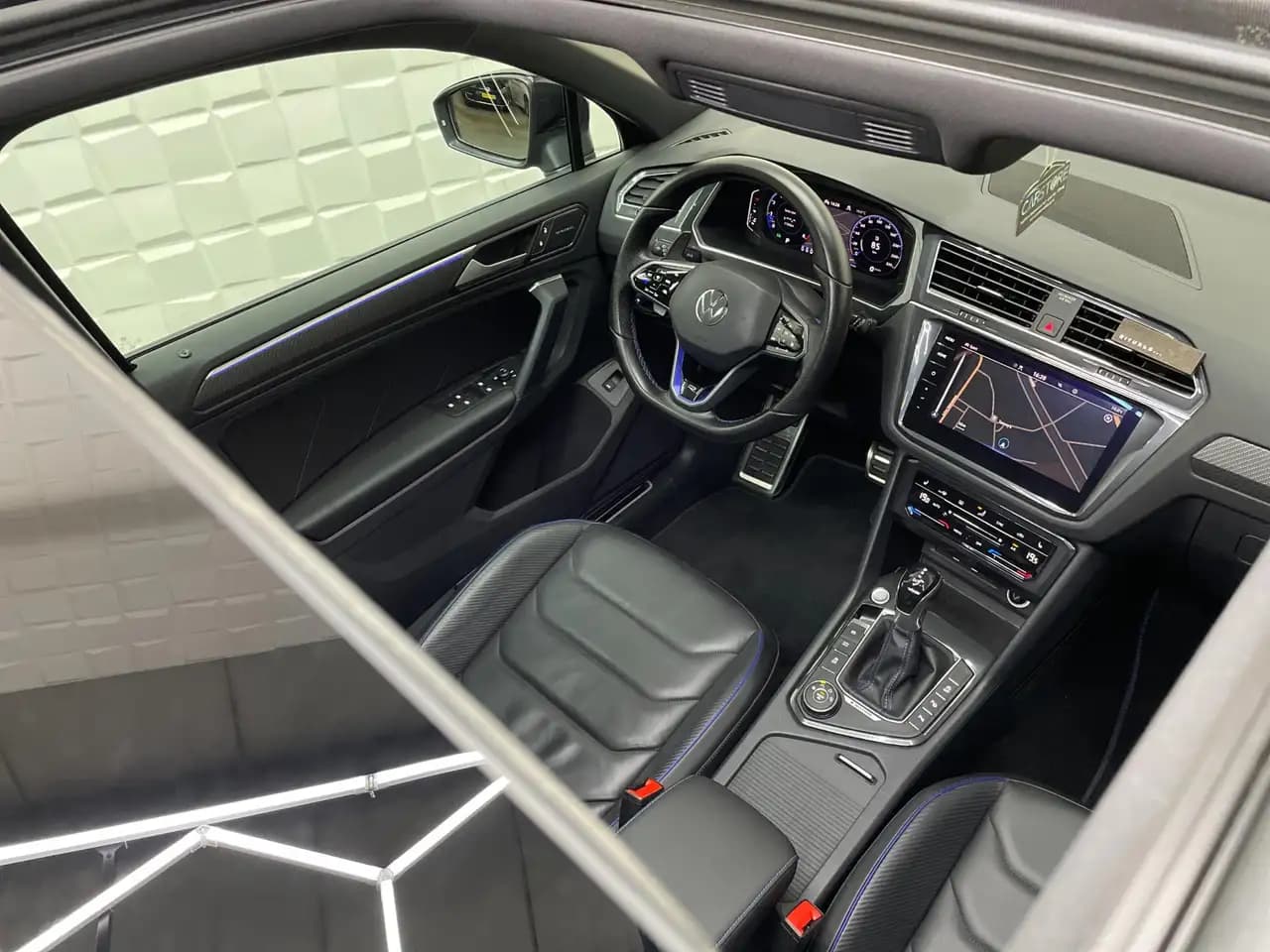 Volkswagen Tiguan R 2021 г. 53778 км. — фото 37