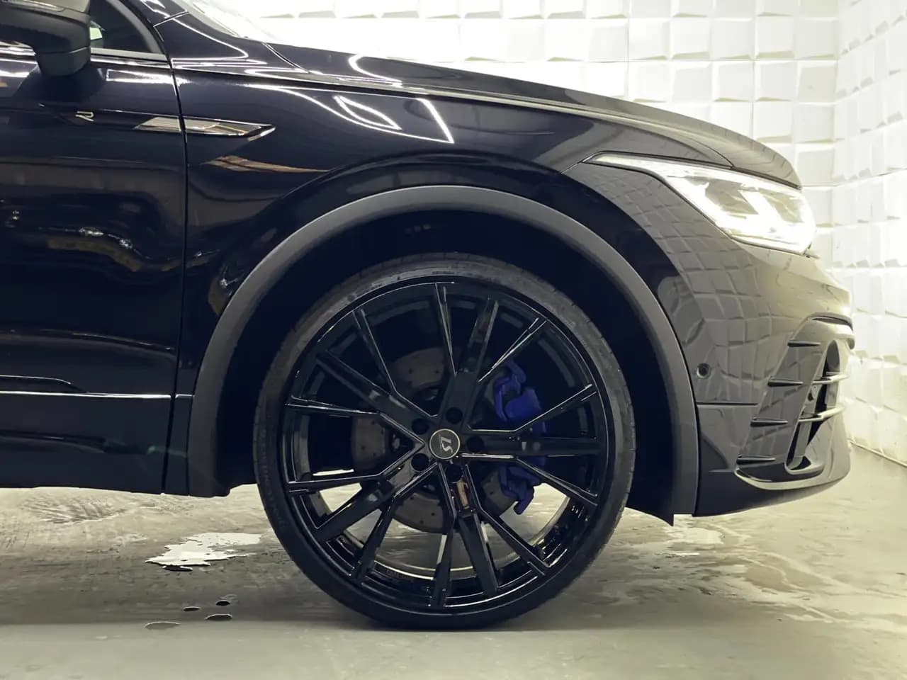 Volkswagen Tiguan R 2021 г. 53778 км. — фото 8