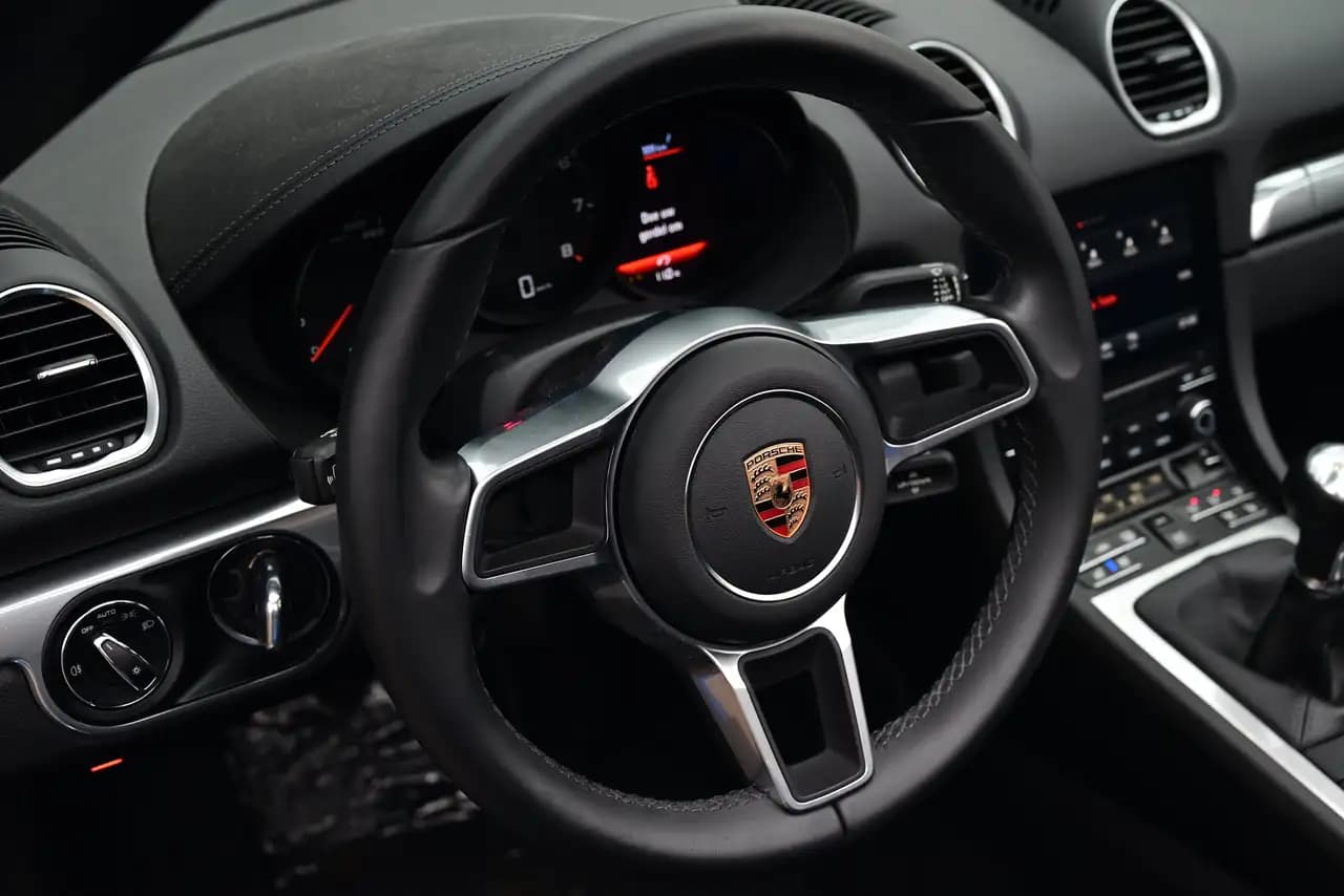 Porsche 718 Cayman 2023 г. 3188 км. — фото 17