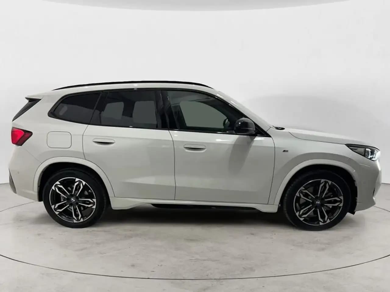 BMW X1 2023 г. 10095 км. — фото 7